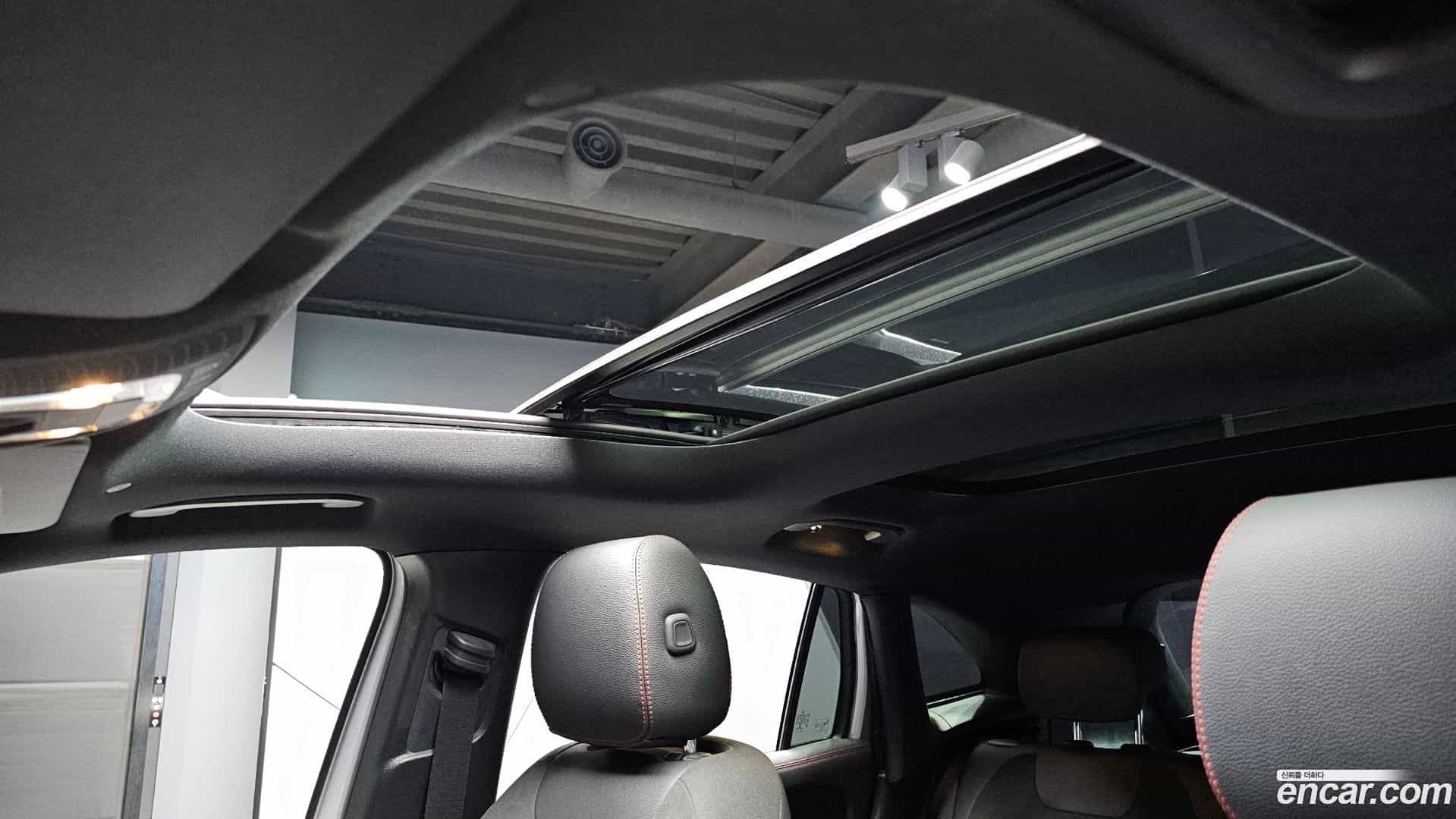 GLA-Class Mercedes-Benz 2020.10-OPTION-023