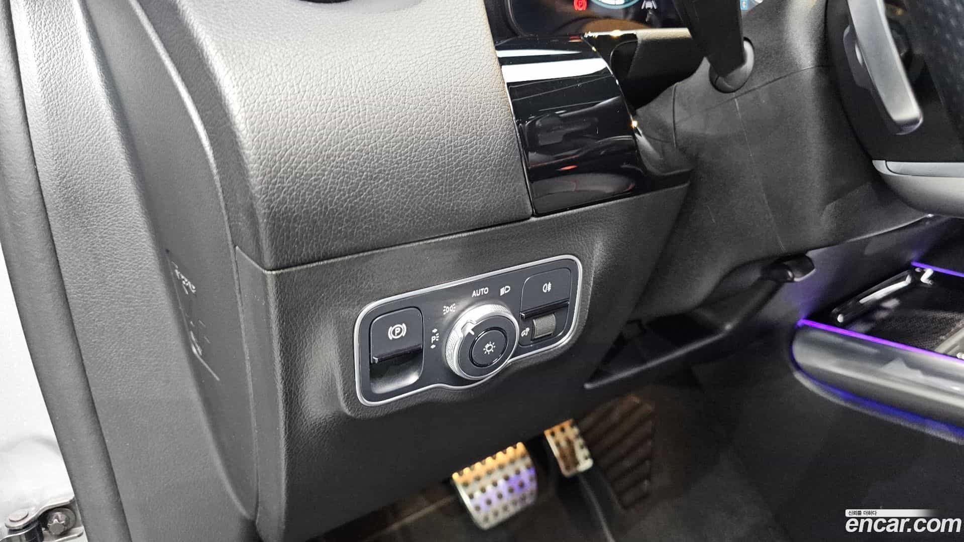 GLA-Class Mercedes-Benz 2020.10-OPTION-041