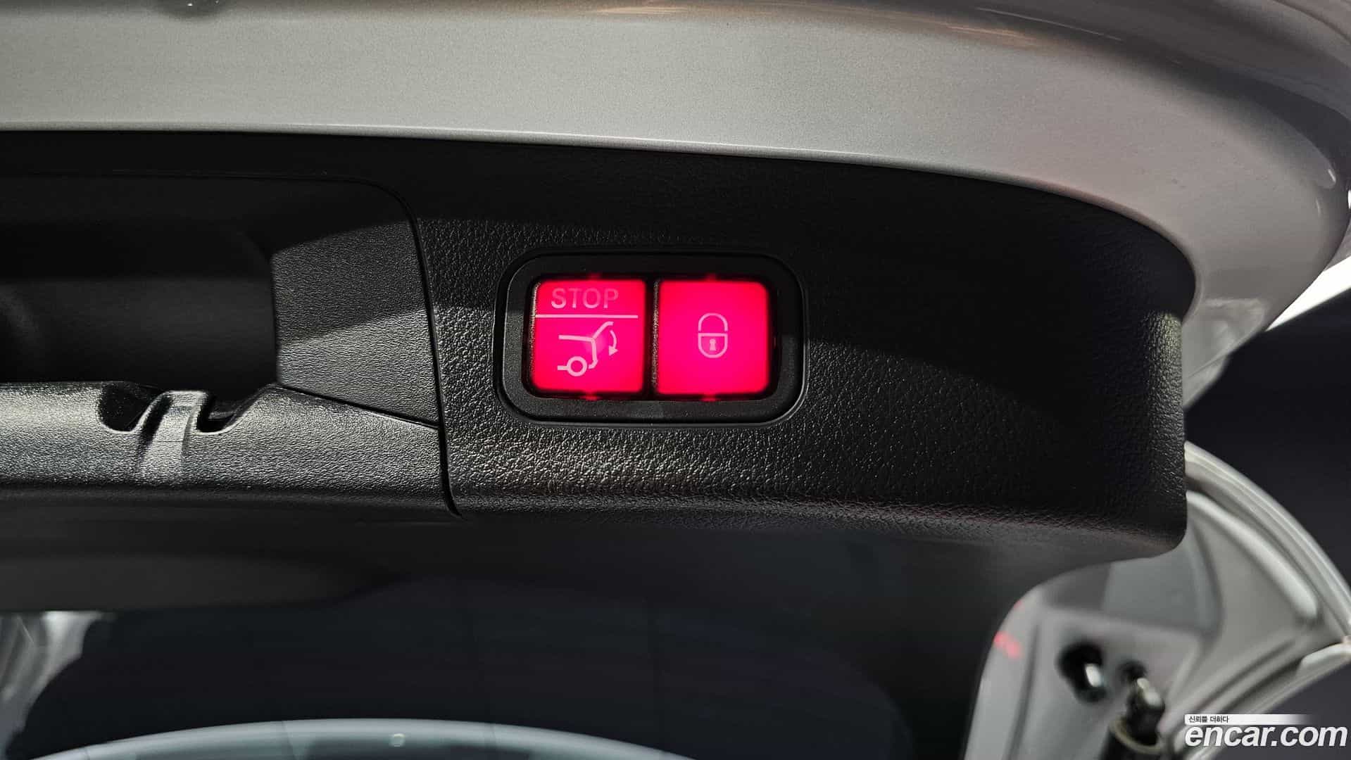 GLA-Class Mercedes-Benz 2020.10-OPTION-045