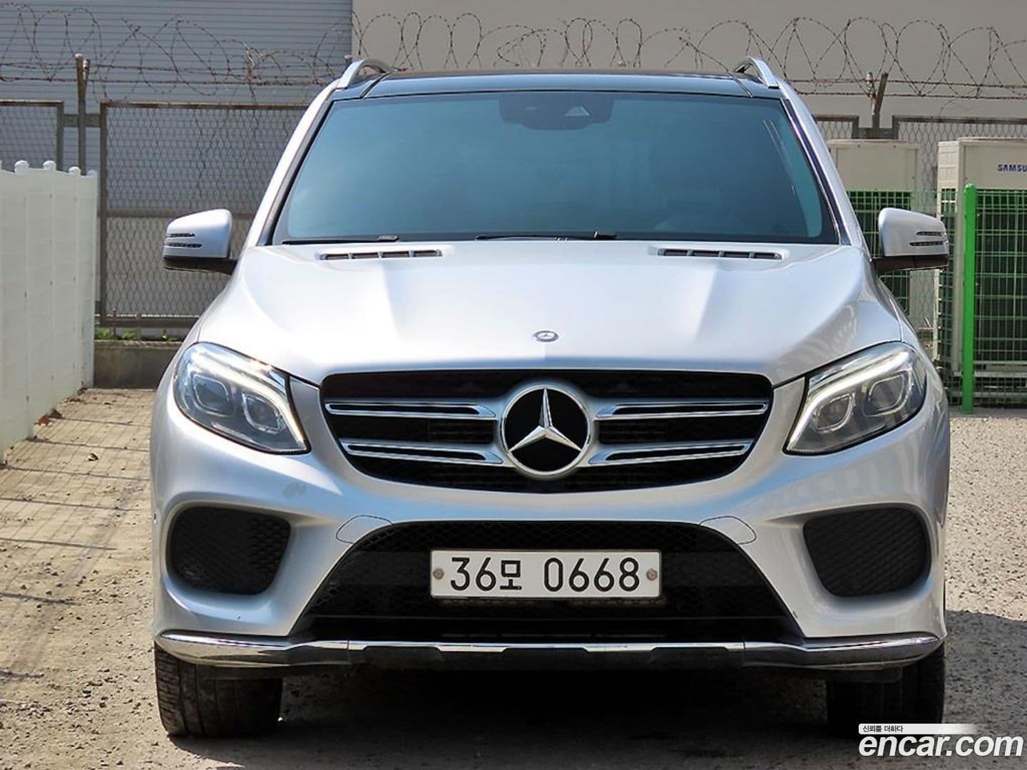 Main__Slider__Photo:GLE-Class Mercedes-Benz 2016.4-0