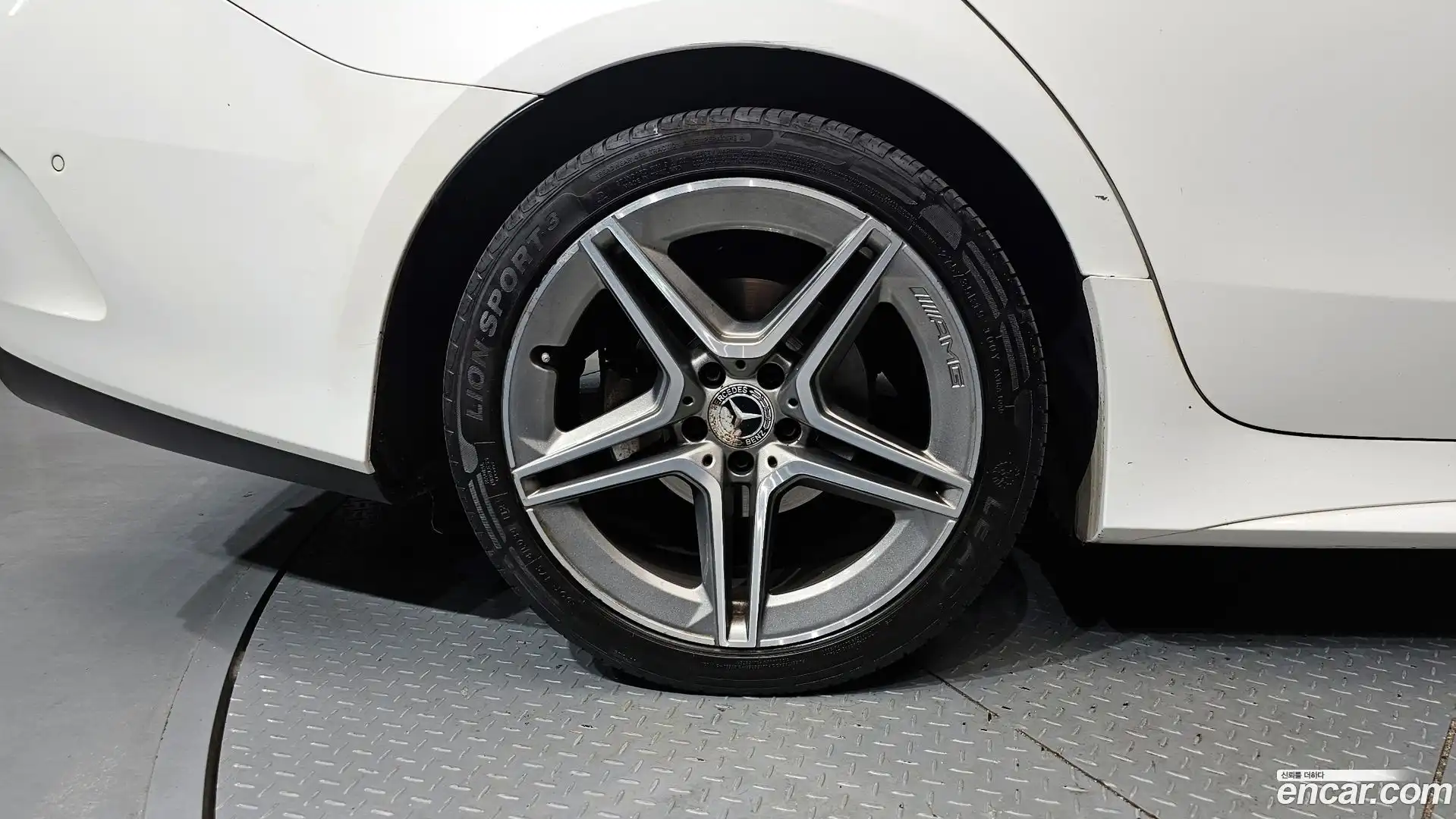 CLS-Class Mercedes-Benz 2019.11-OUTER-005
