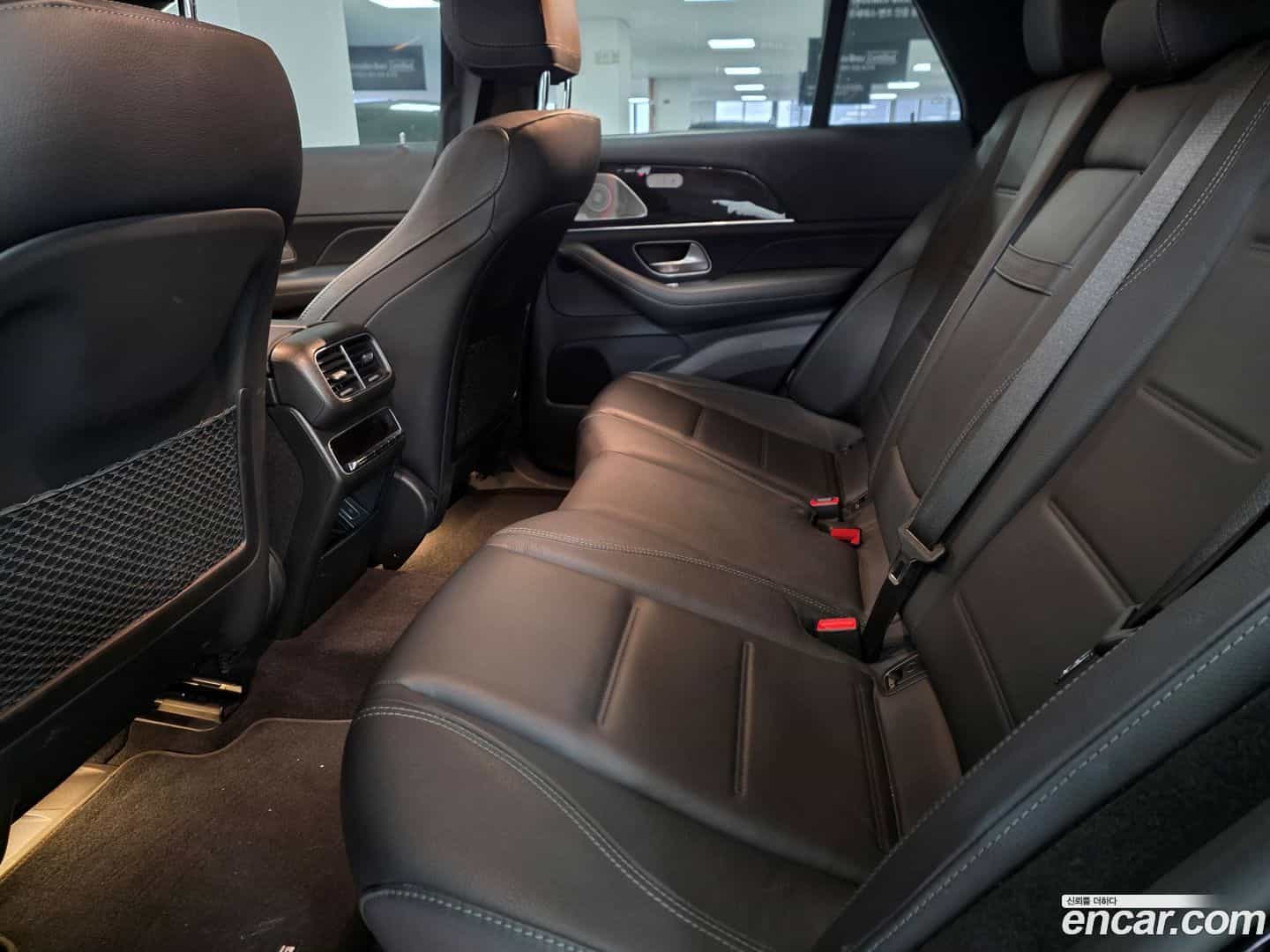 GLE-Class Mercedes-Benz 2021.4-INNER-010