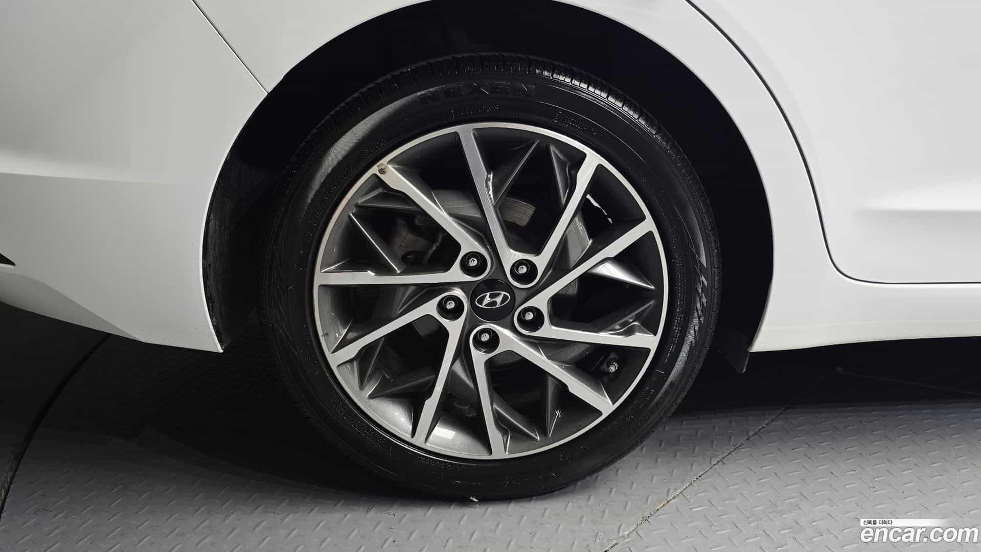 AVANTE Hyundai 2019.8-OUTER-005