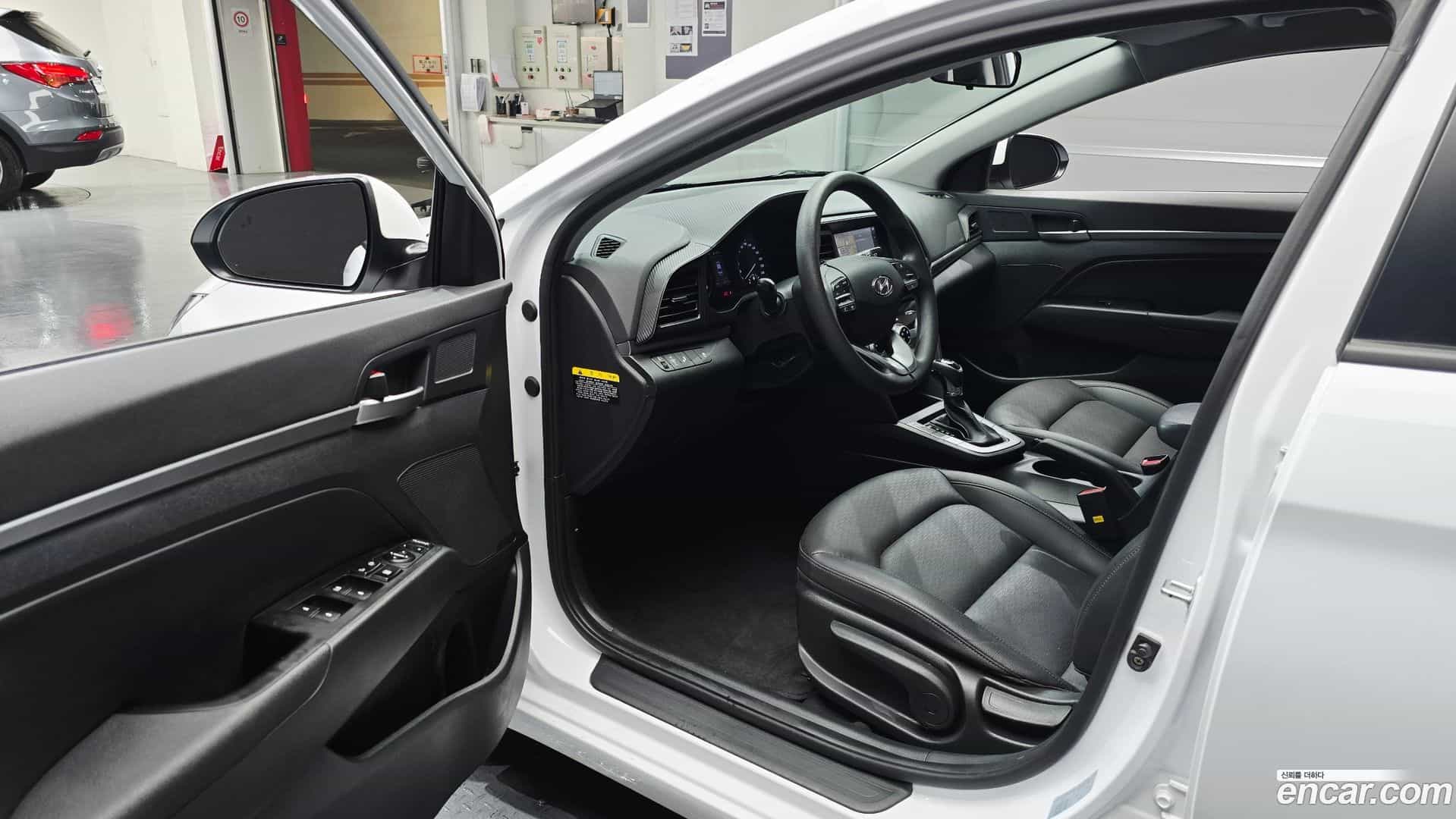 AVANTE Hyundai 2019.8-INNER-010
