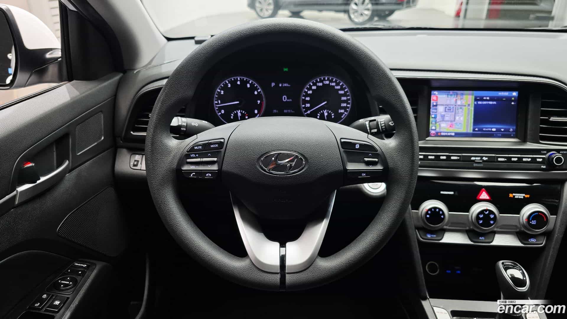 AVANTE Hyundai 2019.8-OPTION-017