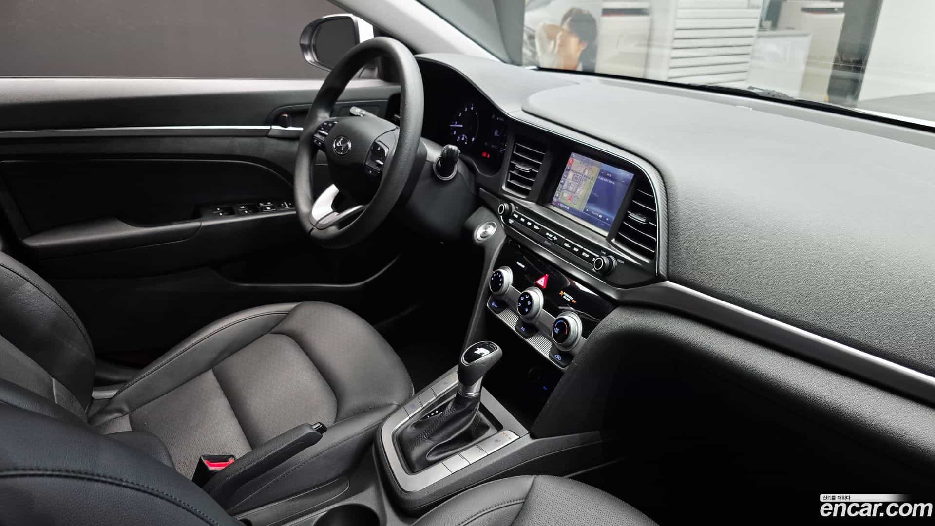 AVANTE Hyundai 2019.8-OPTION-024