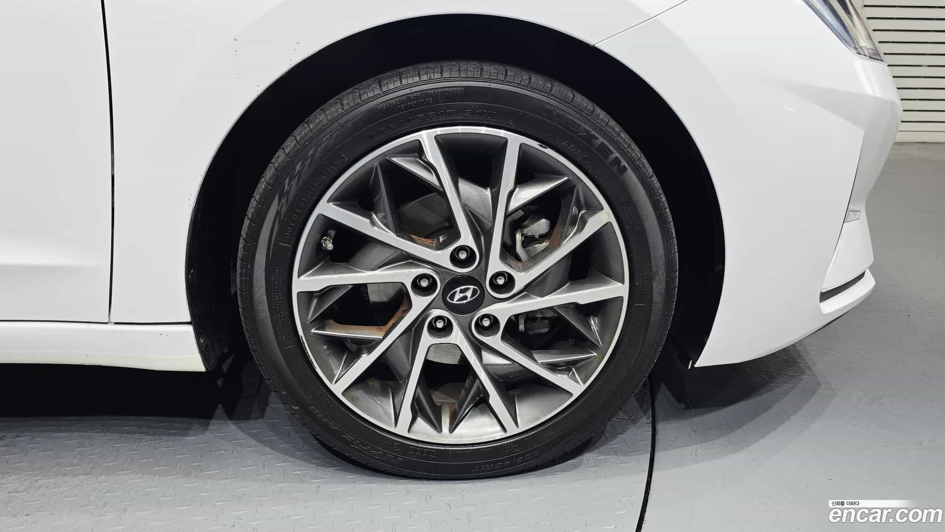 AVANTE Hyundai 2019.8-OUTER-031