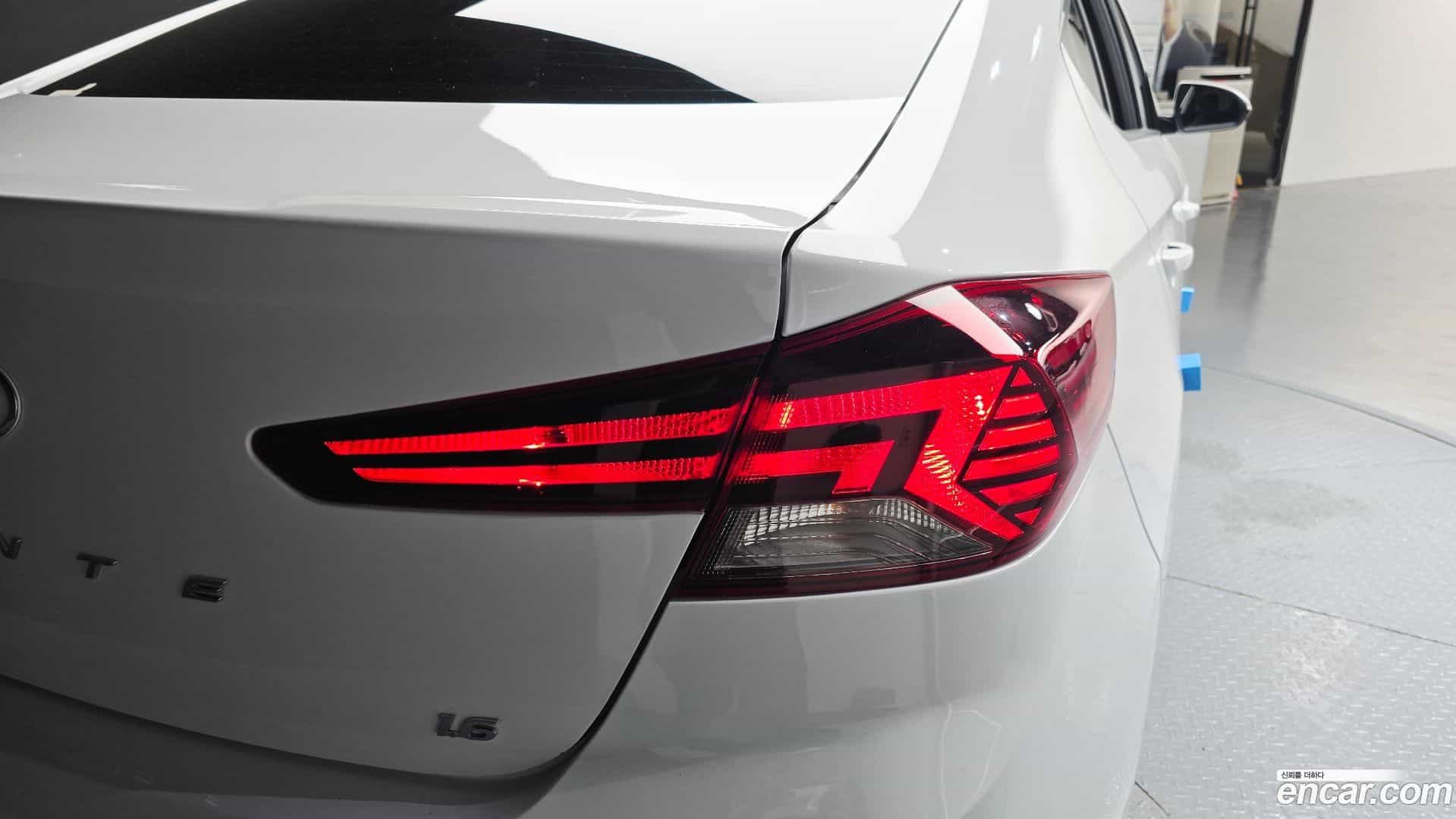 AVANTE Hyundai 2019.8-OUTER-033