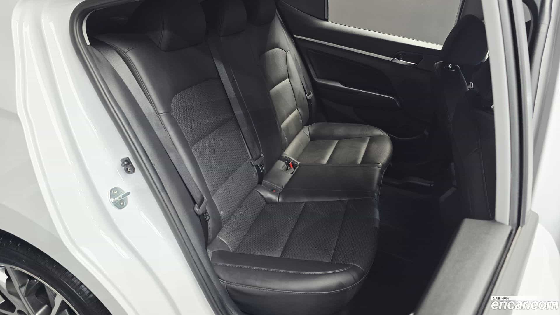 AVANTE Hyundai 2019.8-INNER-036