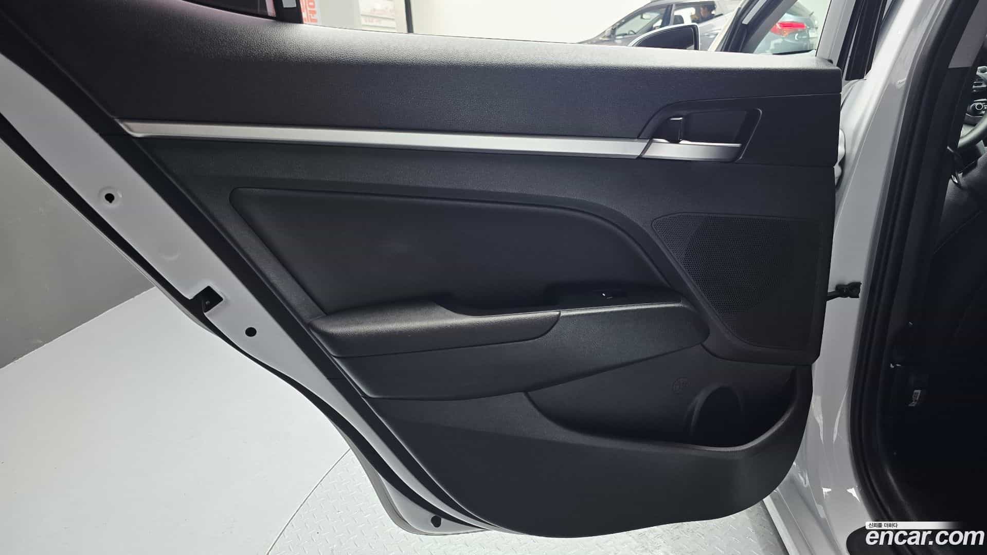AVANTE Hyundai 2019.8-OPTION-042