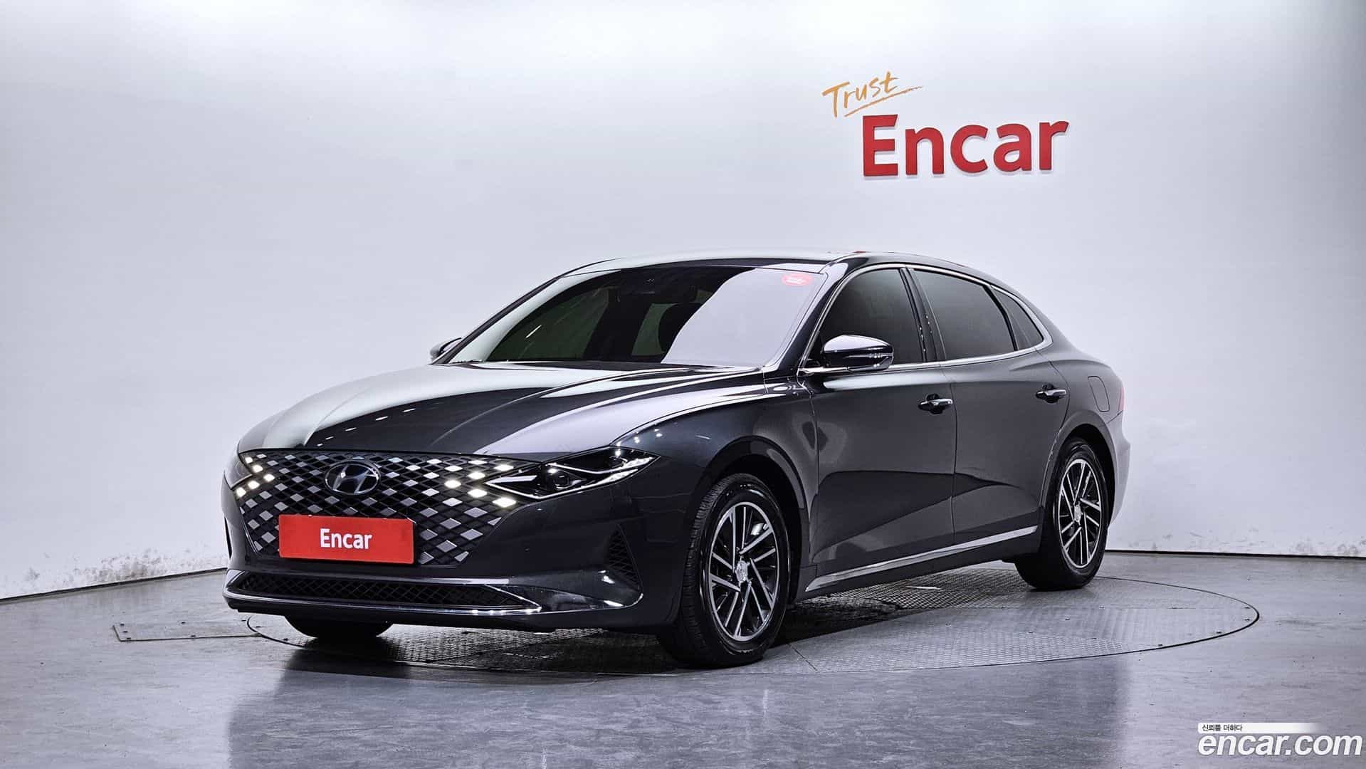 Grandeur Hyundai 2022.3-OUTER-001
