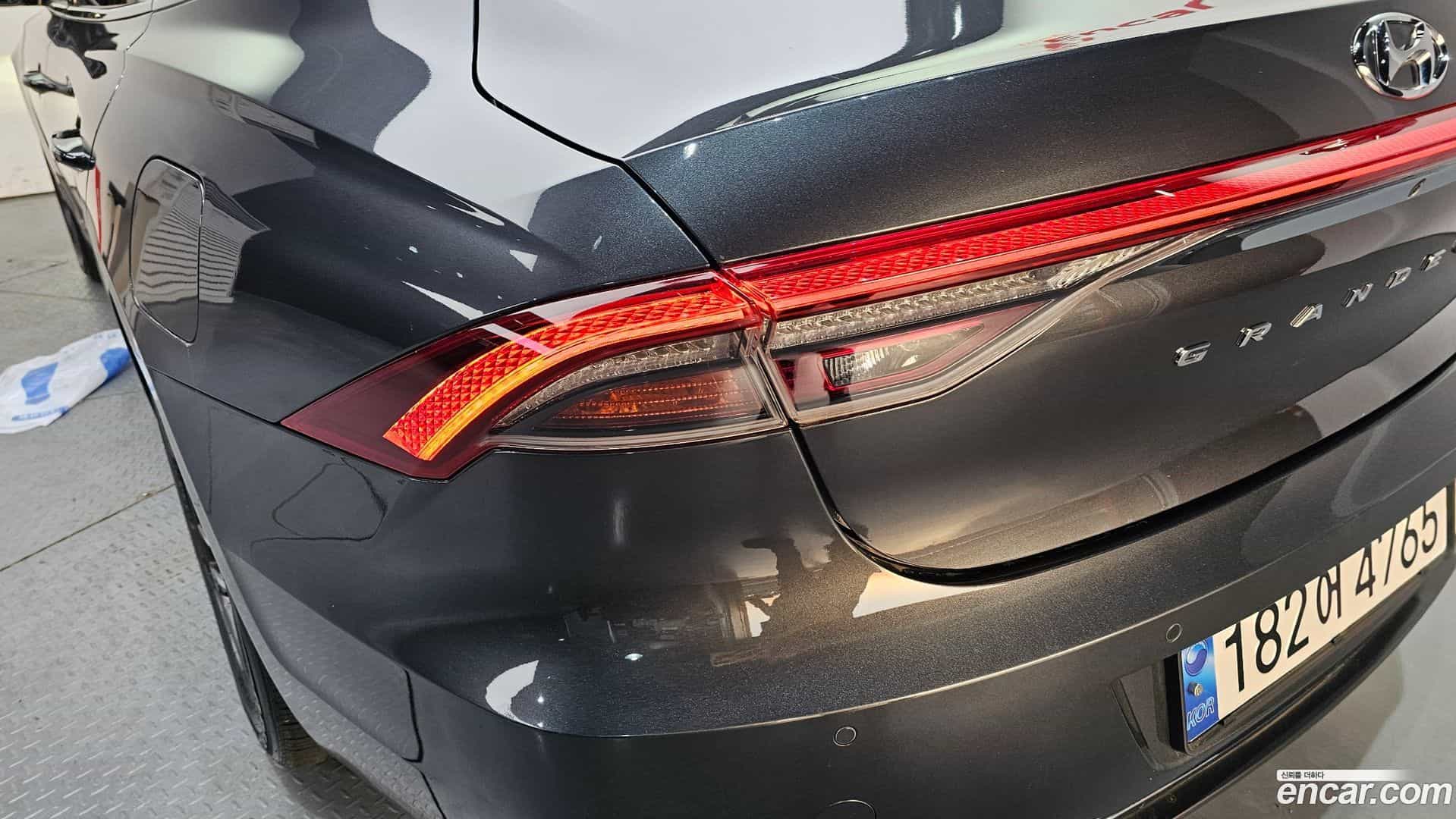 Grandeur Hyundai 2022.3-OUTER-033