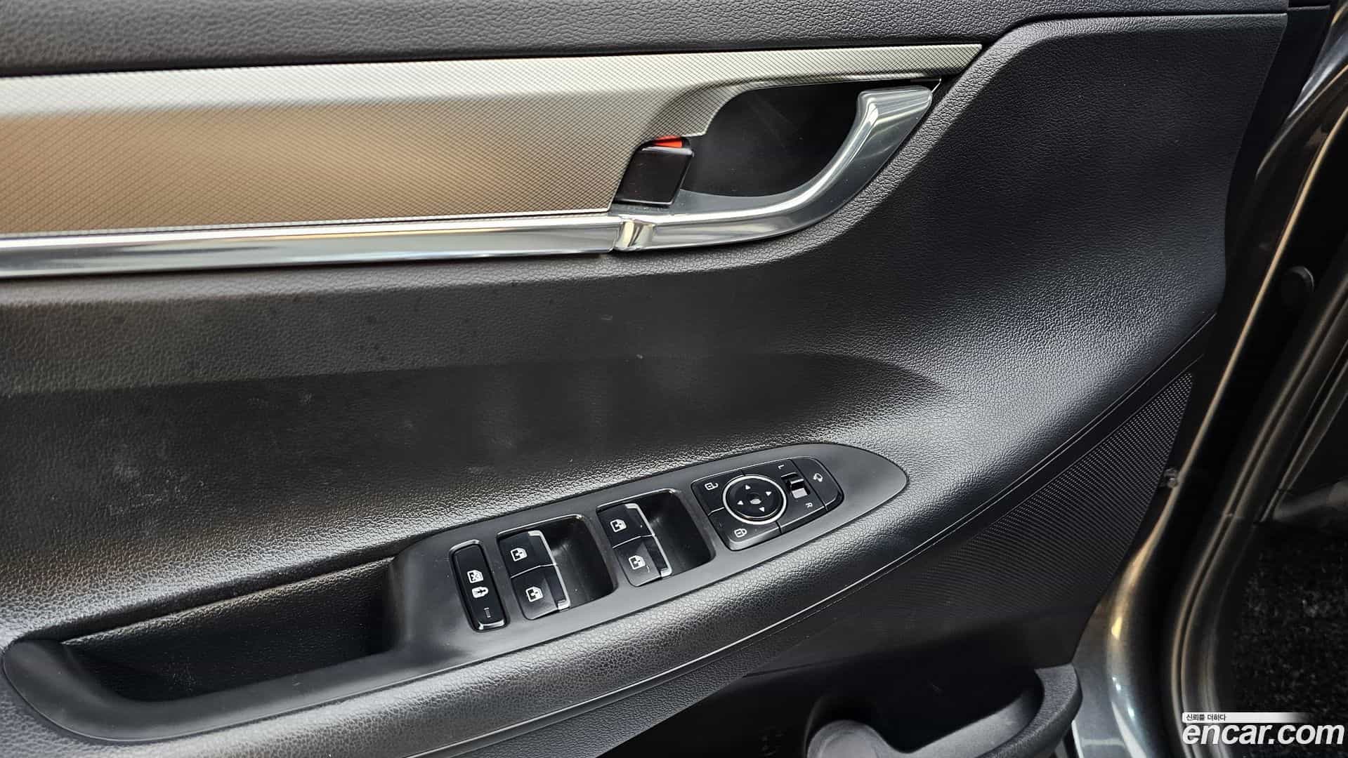 Grandeur Hyundai 2022.3-OPTION-044