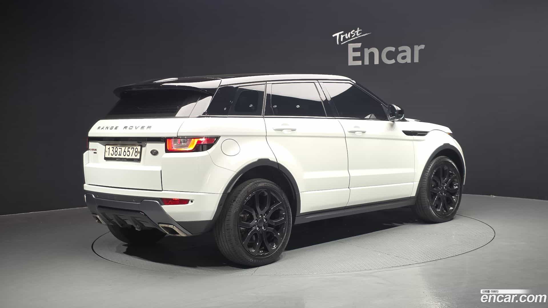 Range Rover Evoque Land Rover 2018.4-OUTER-002
