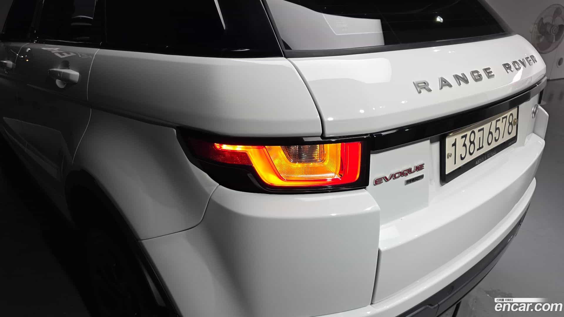 Range Rover Evoque Land Rover 2018.4-OUTER-033