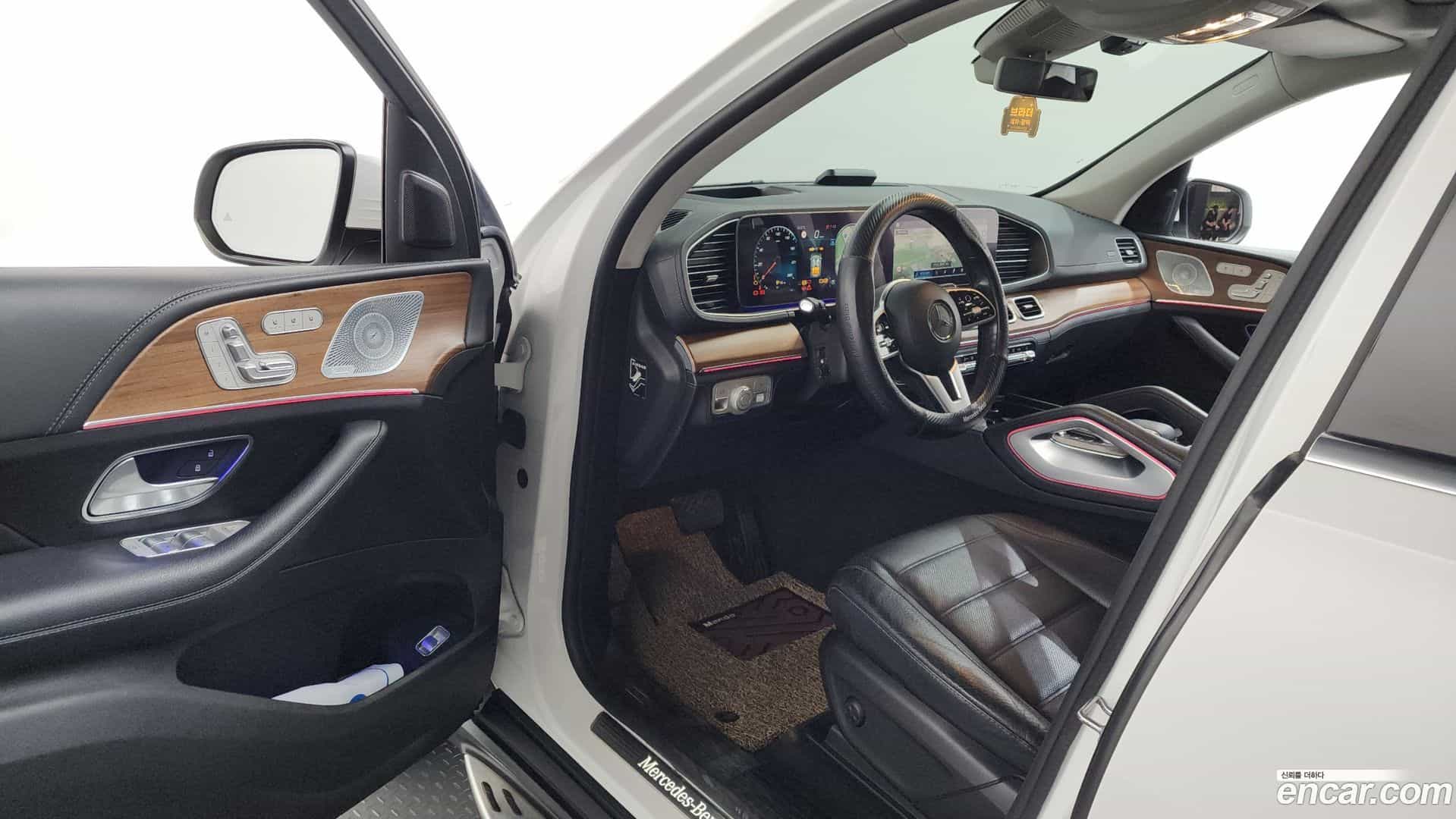 GLE-Class Mercedes-Benz 2020.5-INNER-010
