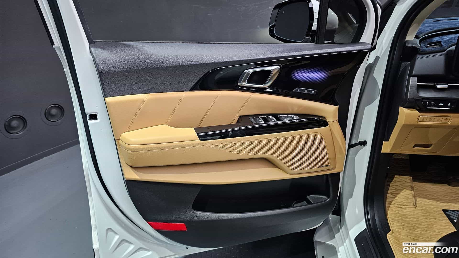 Canival Kia 2023.2-INNER-035