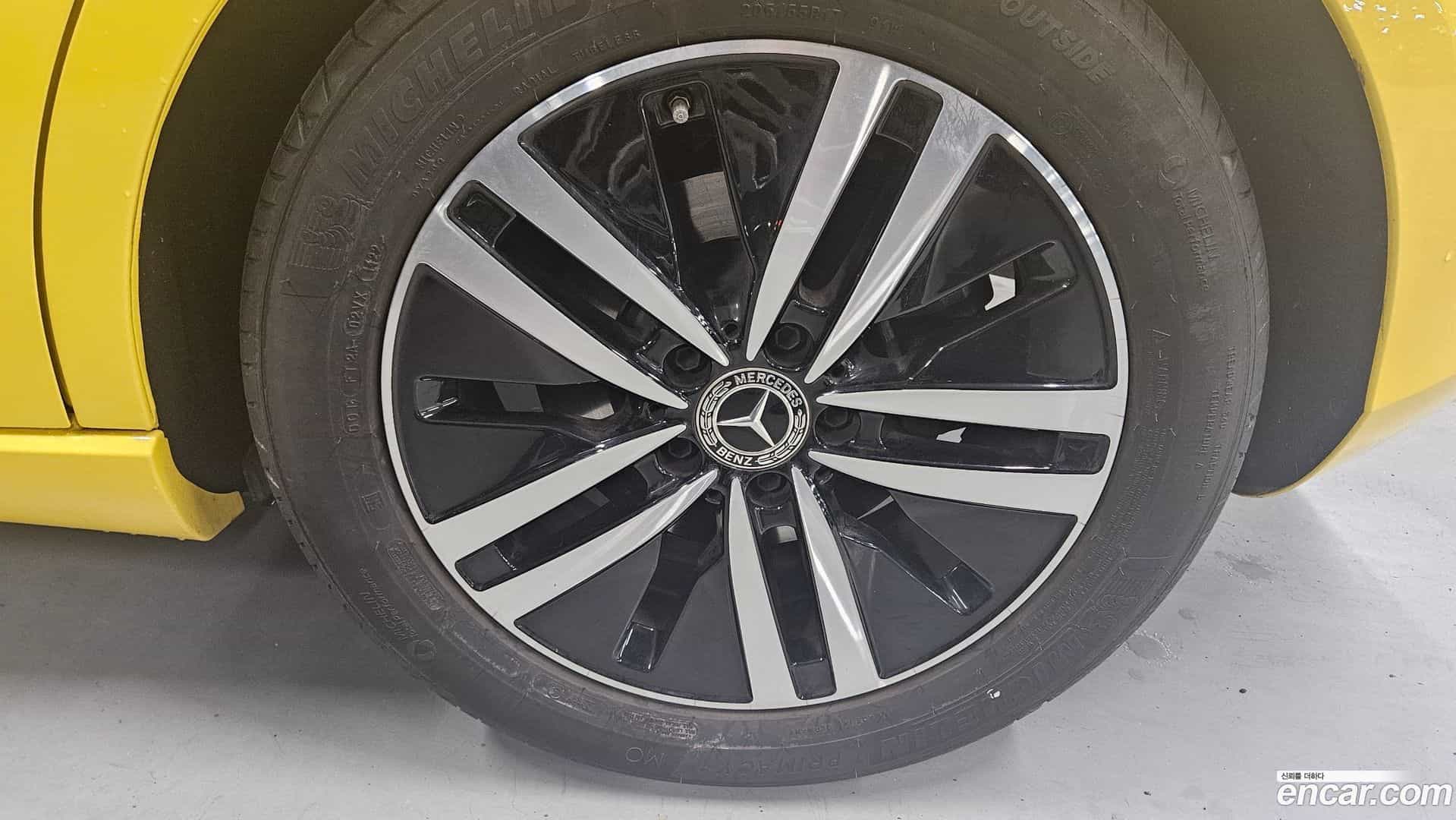 A-Class Mercedes-Benz 2023.4-OPTION-020