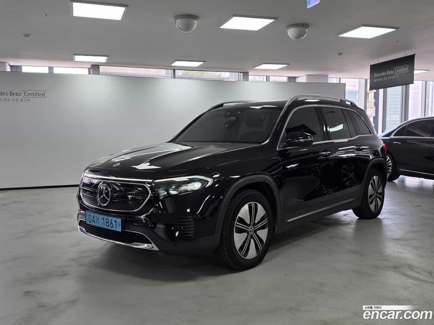 EQB Mercedes-Benz 2023.2-OUTER-001