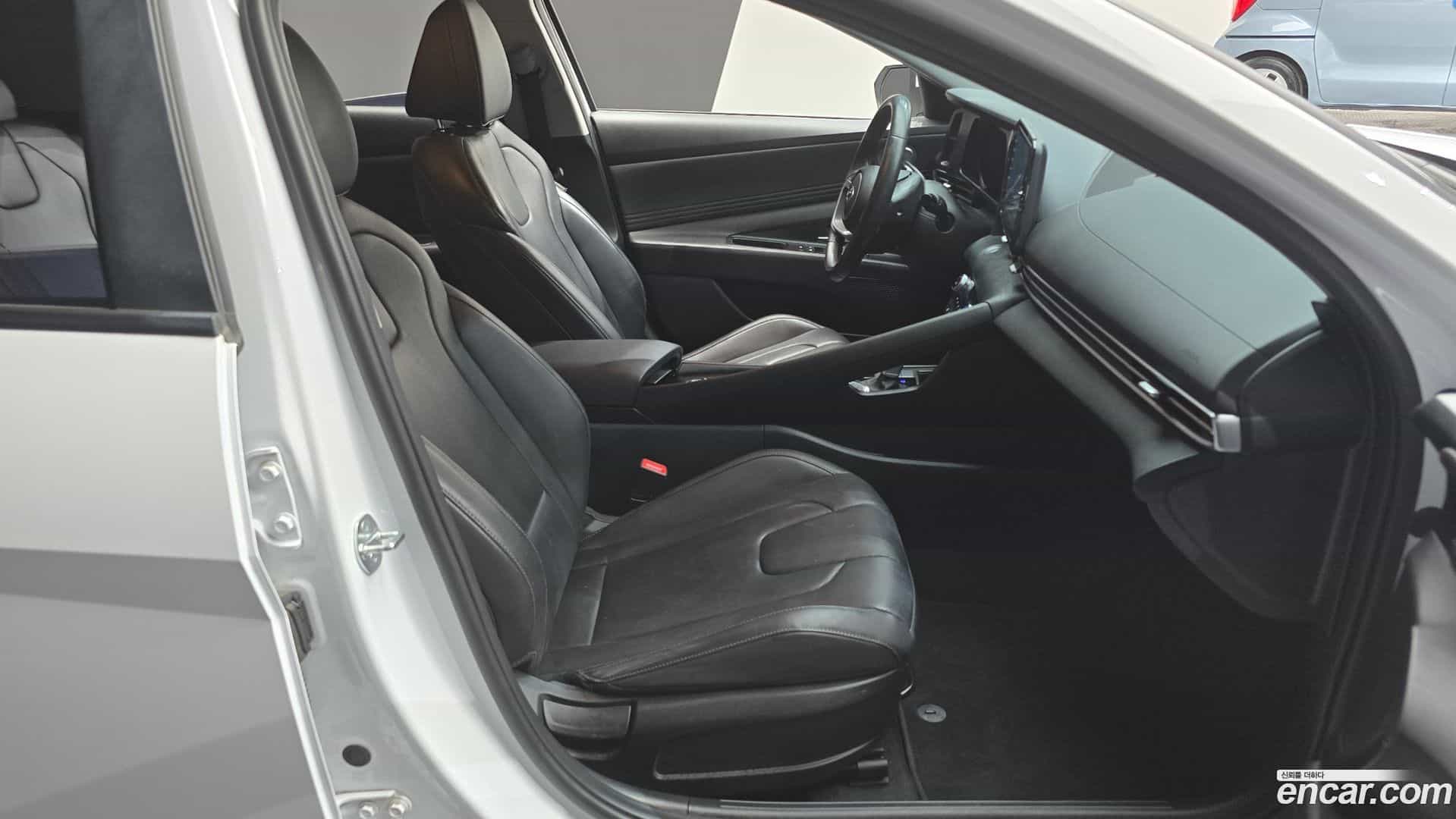 AVANTE Hyundai 2023.2-OPTION-015