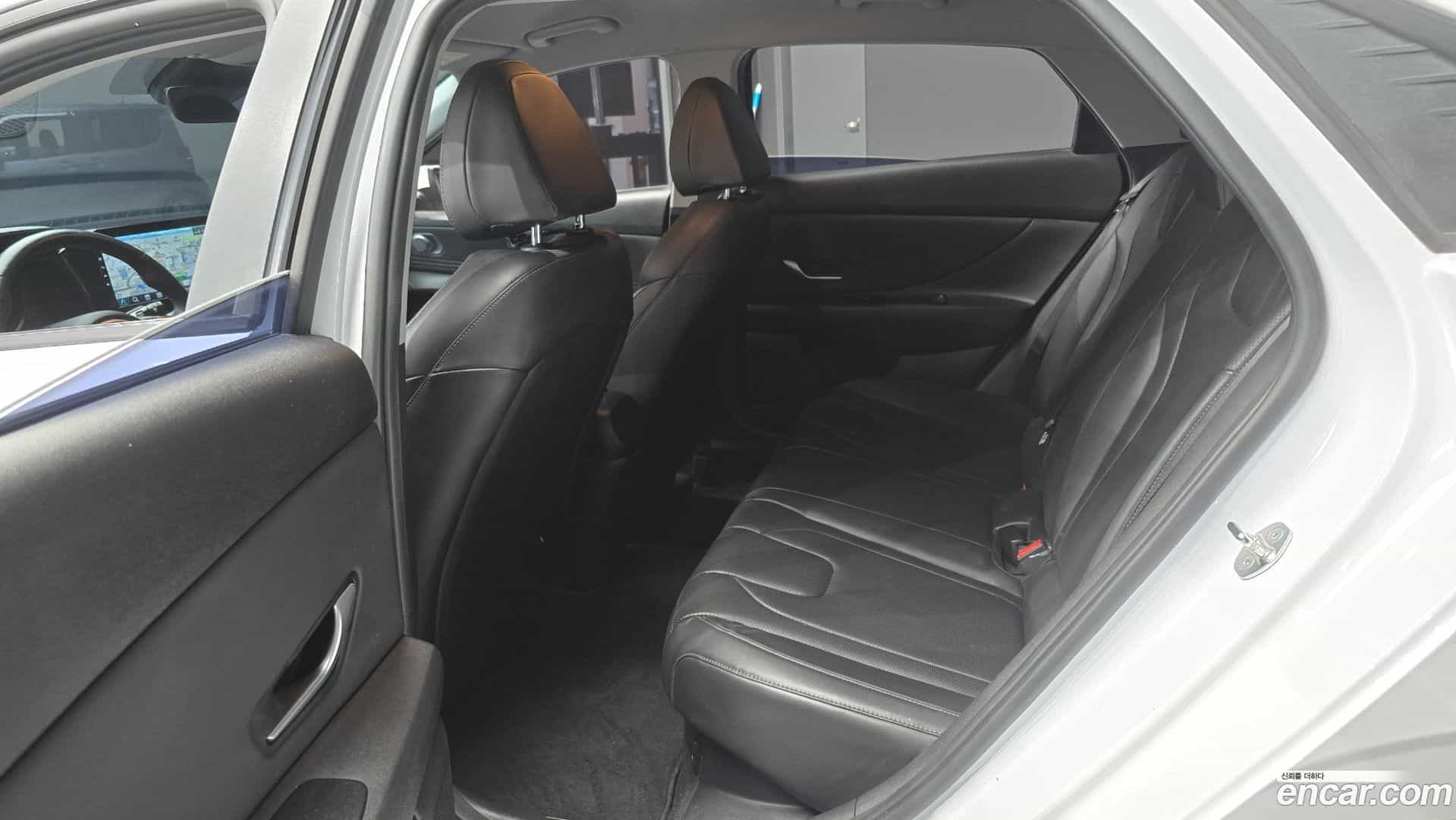 AVANTE Hyundai 2023.2-INNER-036