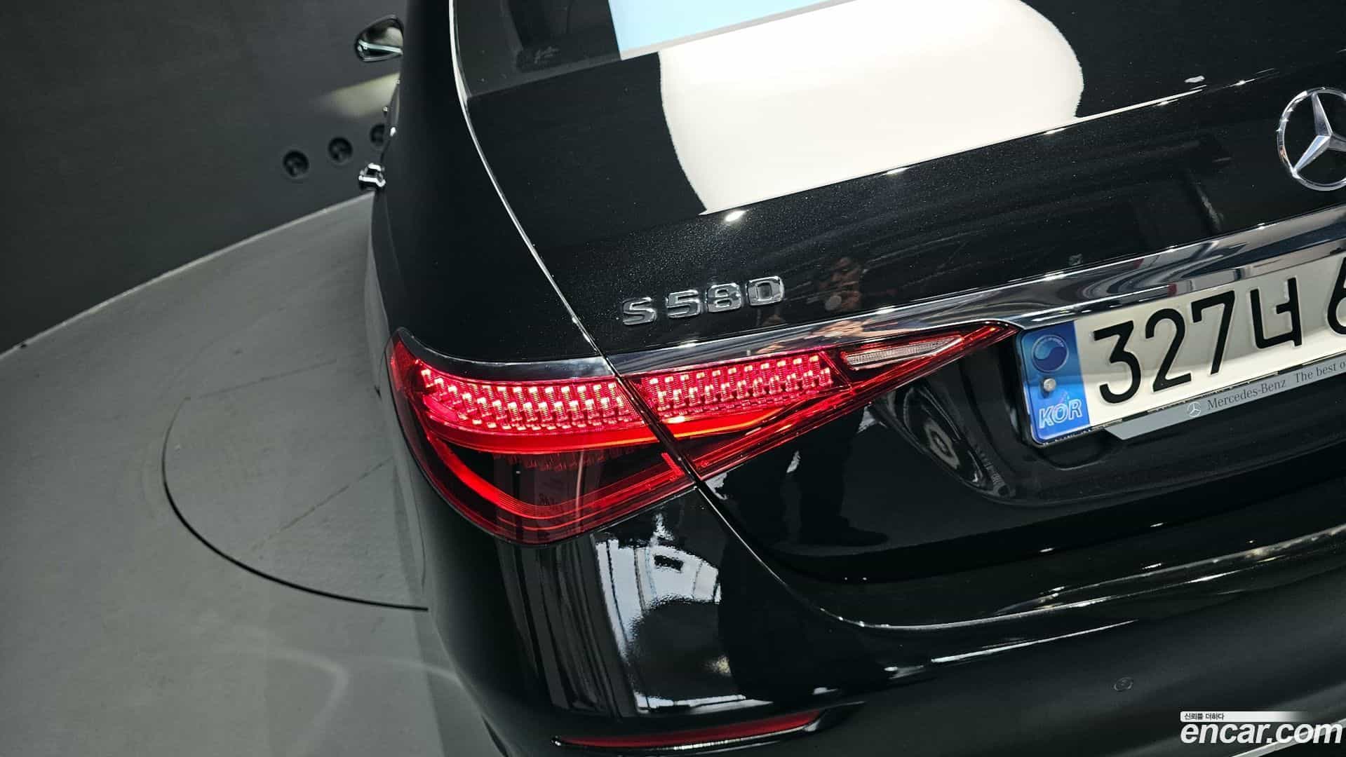 S-Class Mercedes-Benz 2022.7-OUTER-033
