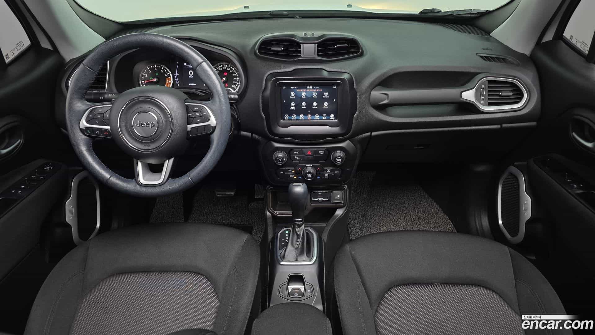 Renegade Jeep 2019.10-INNER-007