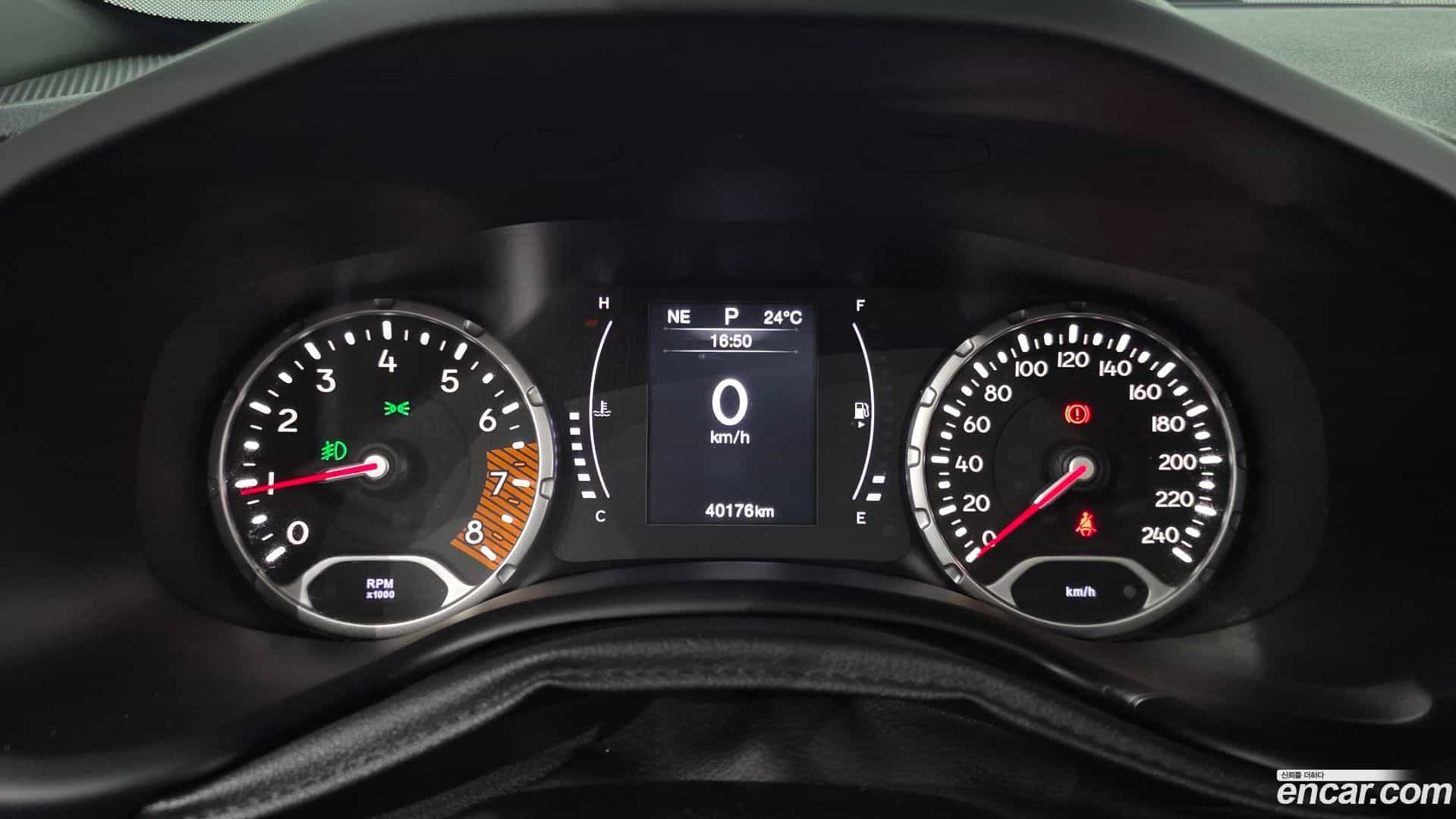 Renegade Jeep 2019.10-INNER-008