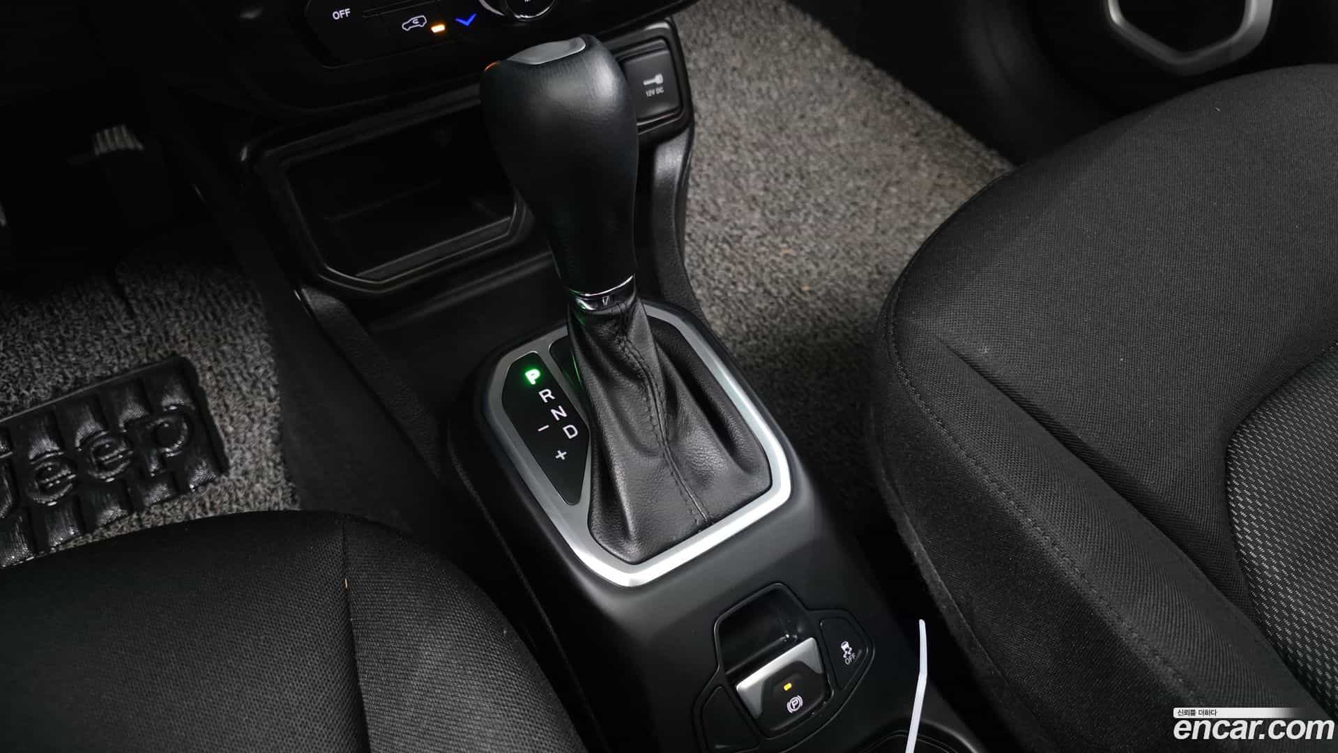 Renegade Jeep 2019.10-INNER-009