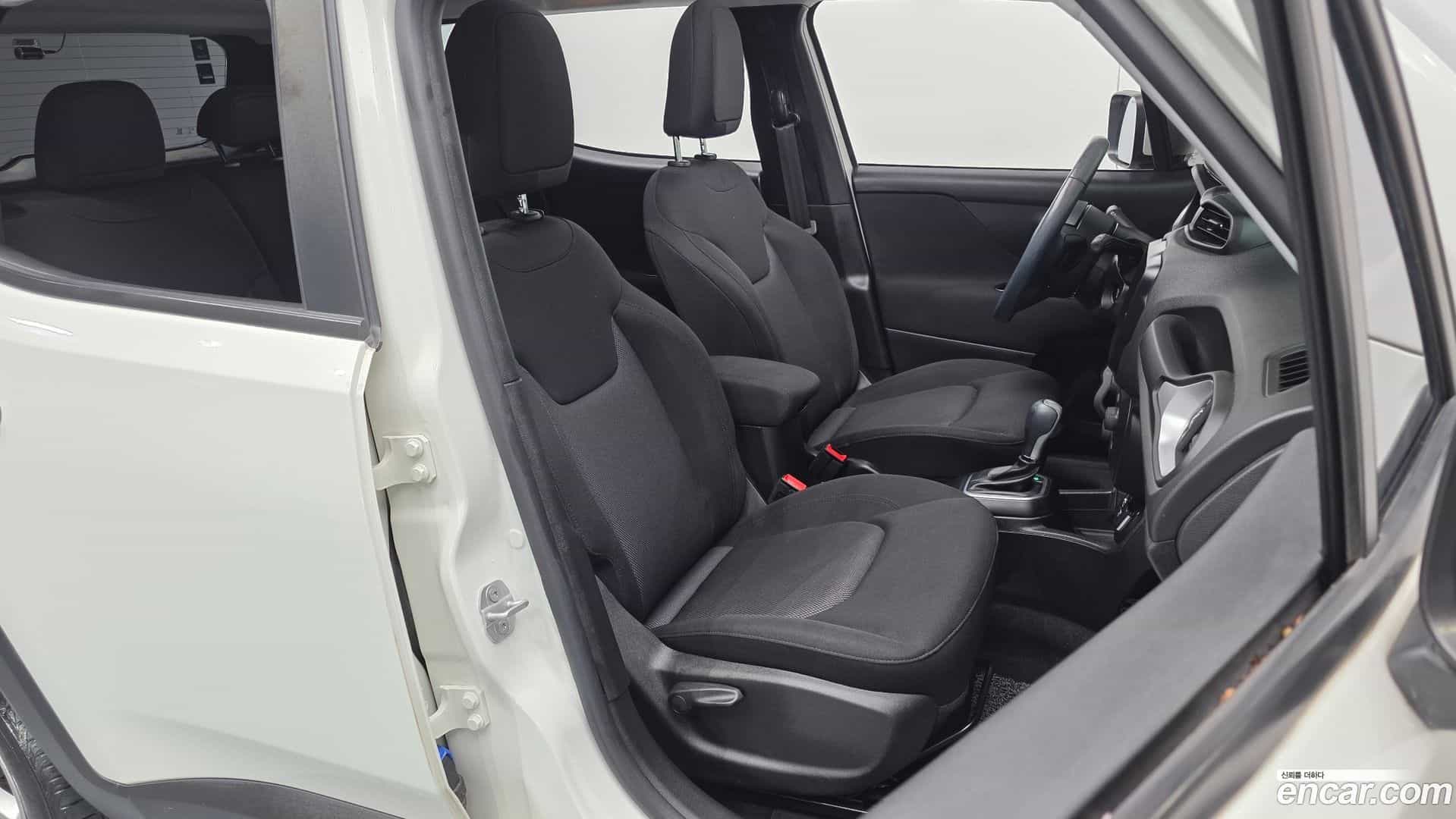 Renegade Jeep 2019.10-OPTION-016