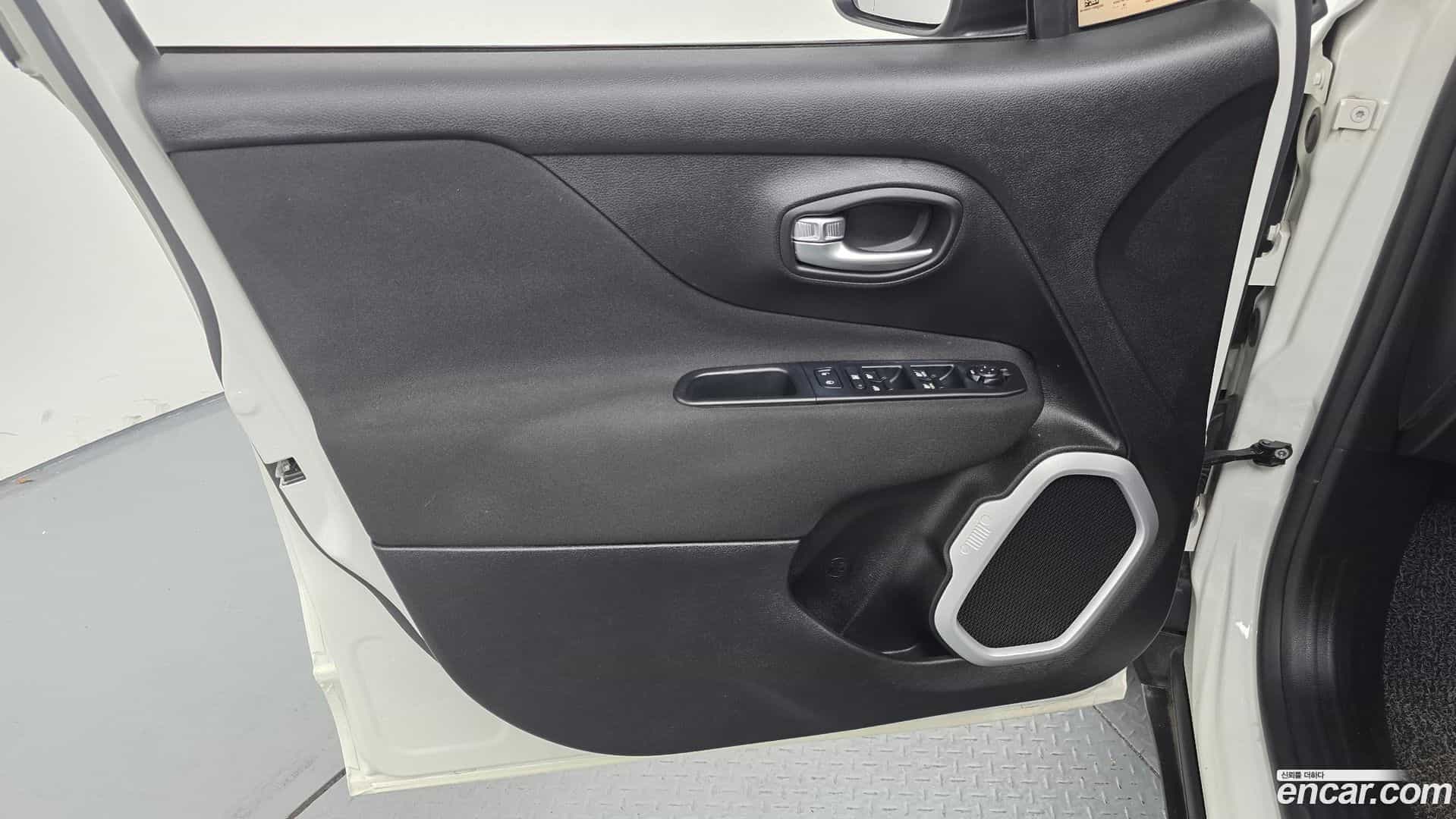 Renegade Jeep 2019.10-OPTION-040
