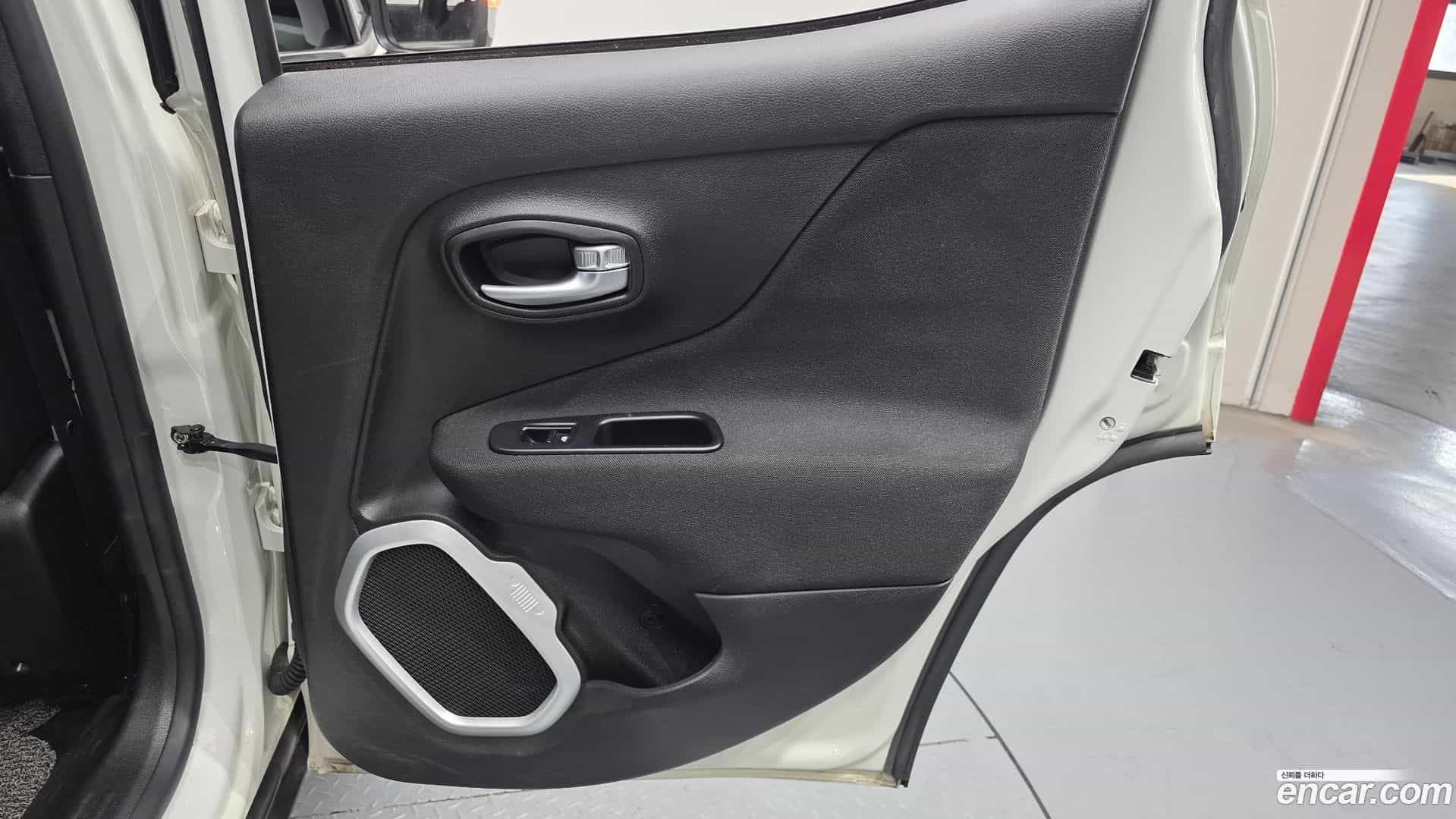 Renegade Jeep 2019.10-OPTION-043