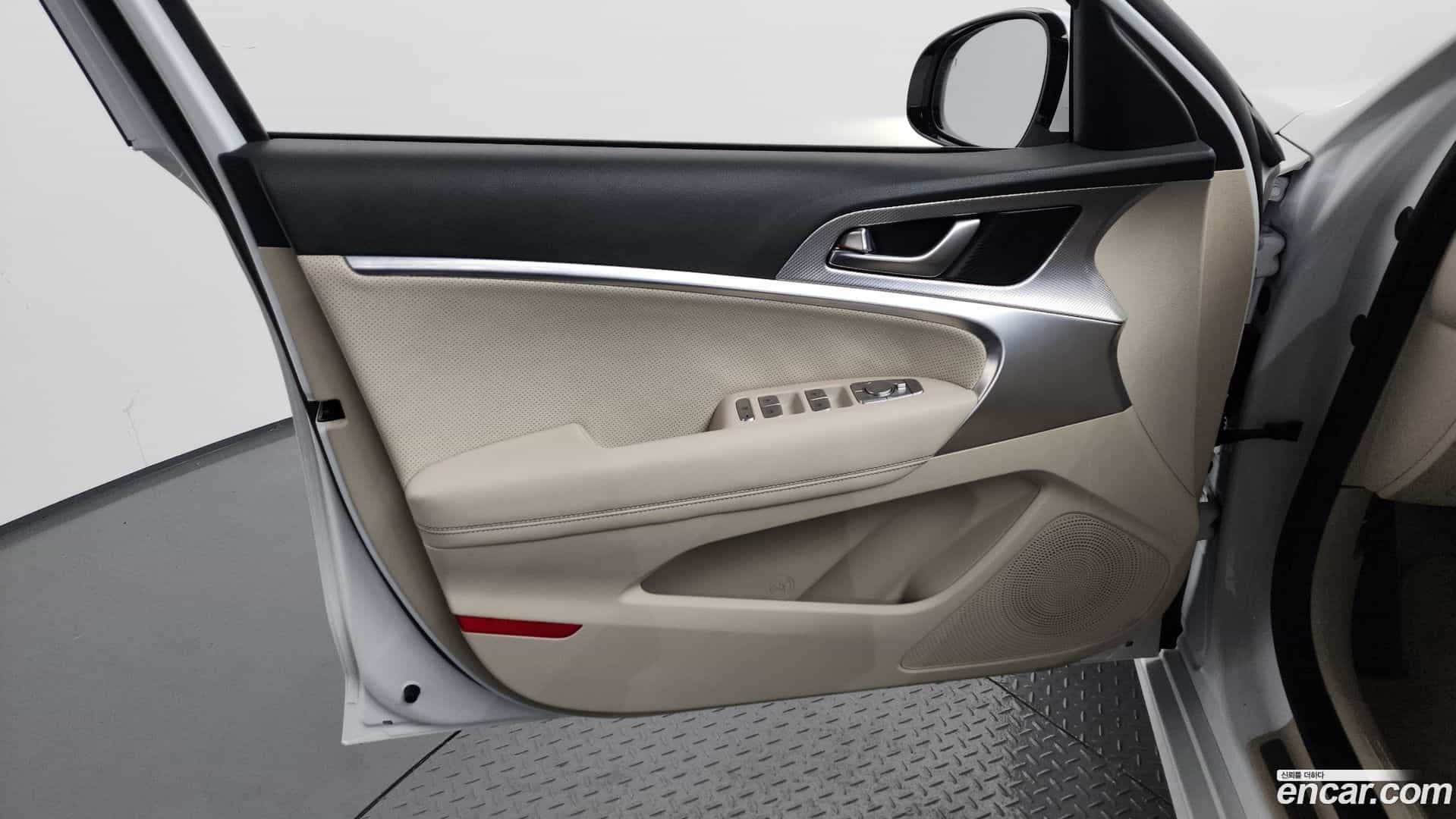 G70 Genesis 2021.4-INNER-034
