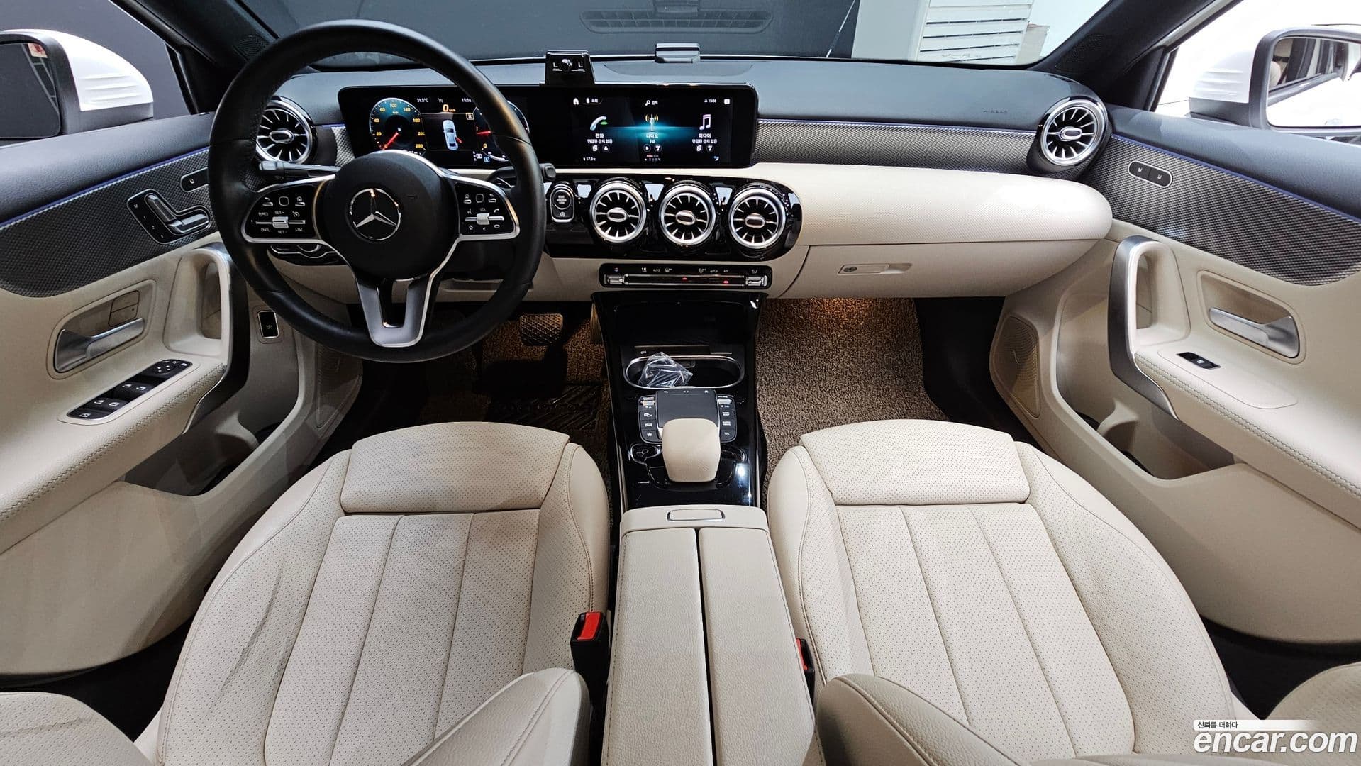 Main__Slider__Photo:A-Class Mercedes-Benz 2020.11-6