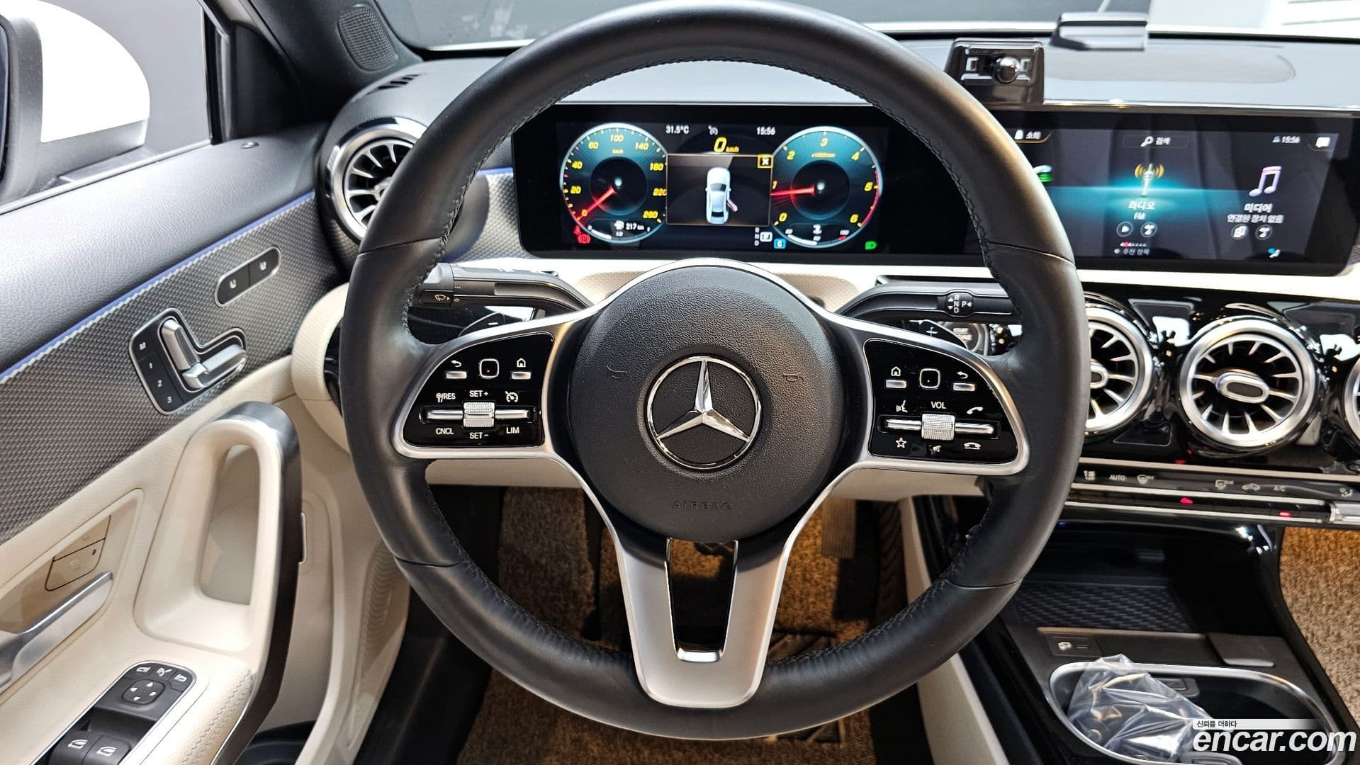 Main__Slider__Photo:A-Class Mercedes-Benz 2020.11-11