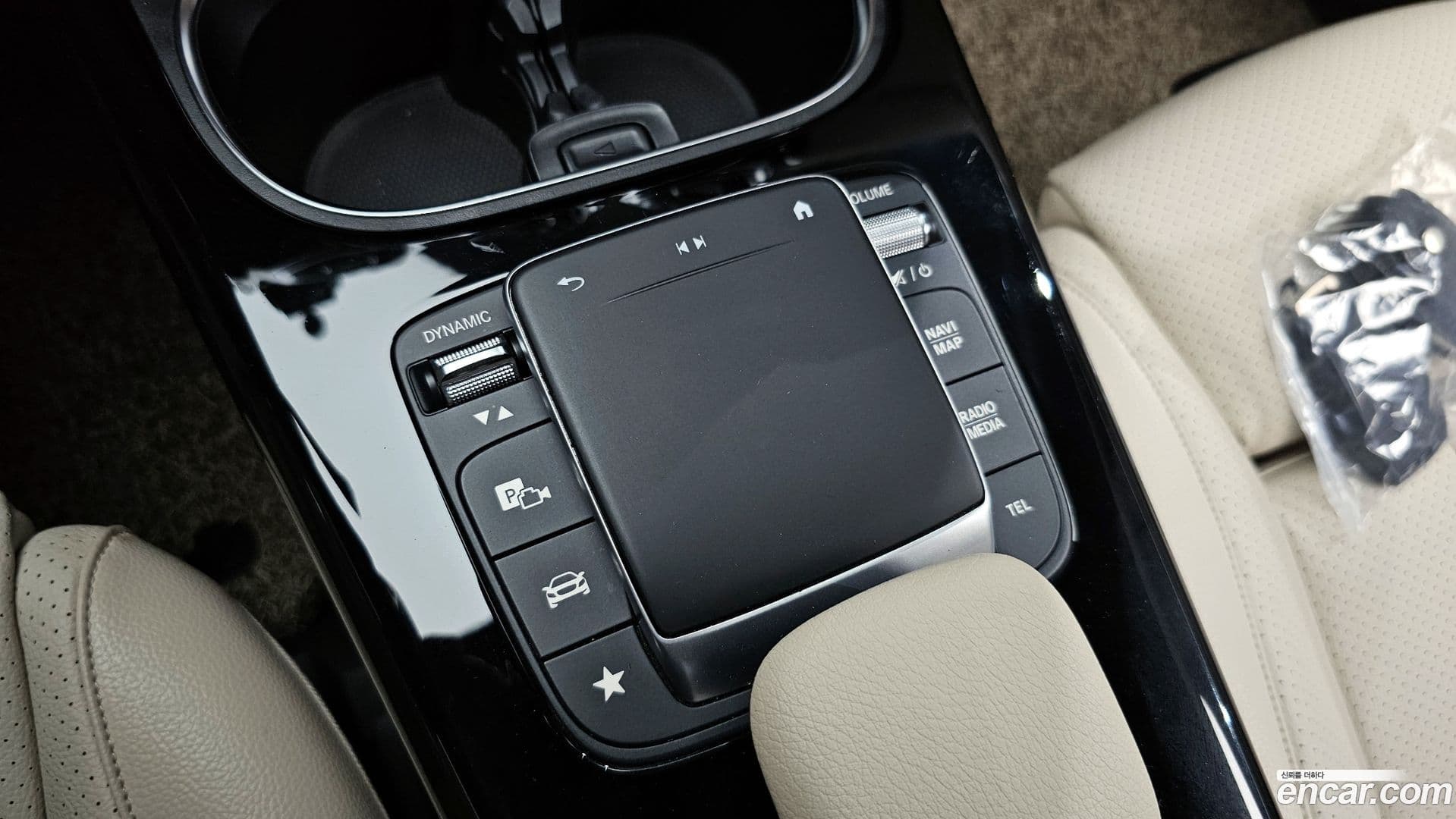 Main__Slider__Photo:A-Class Mercedes-Benz 2020.11-16