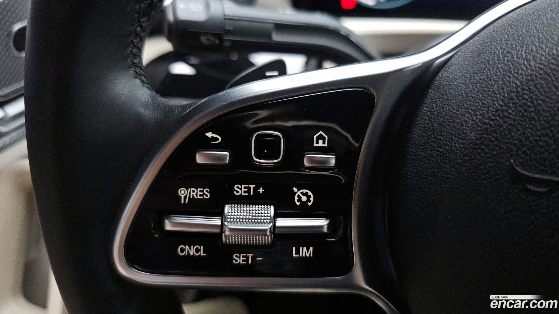 Main__Slider__Photo:A-Class Mercedes-Benz 2020.11-17