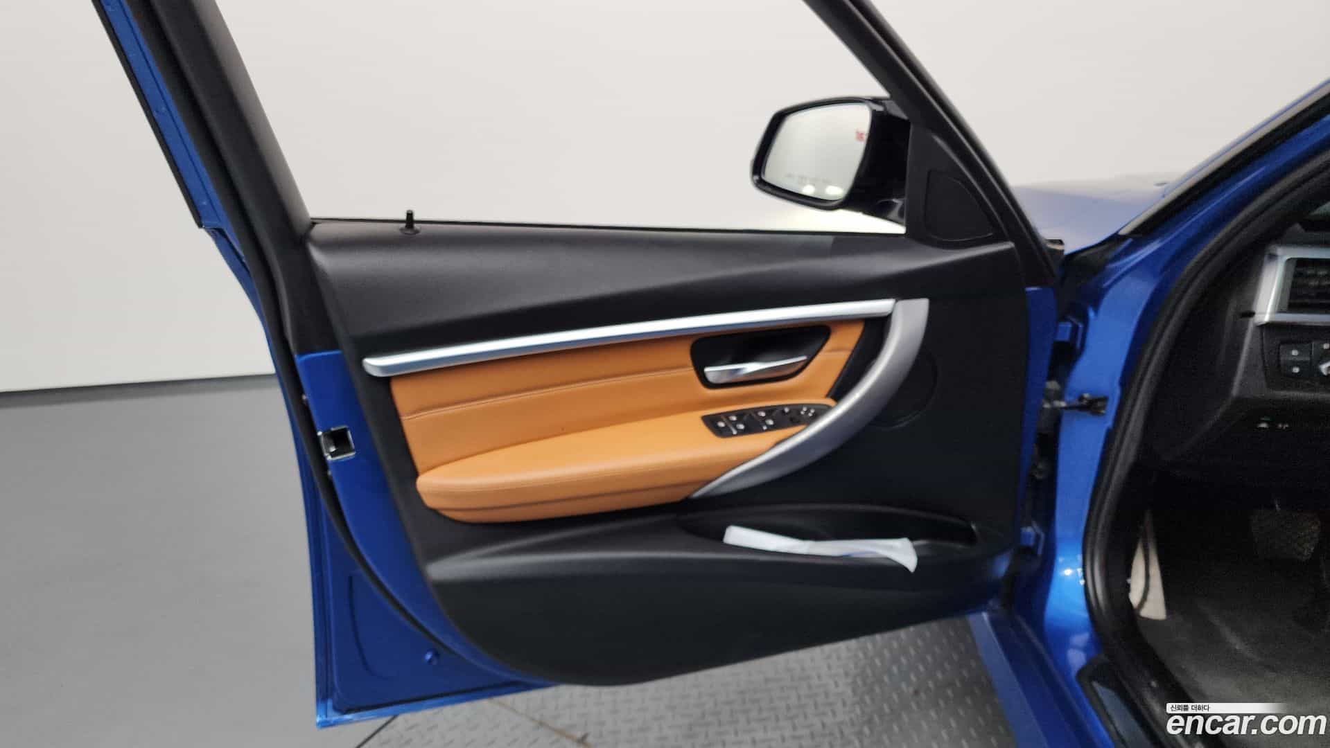 3-Series BMW 2018.1-INNER-034