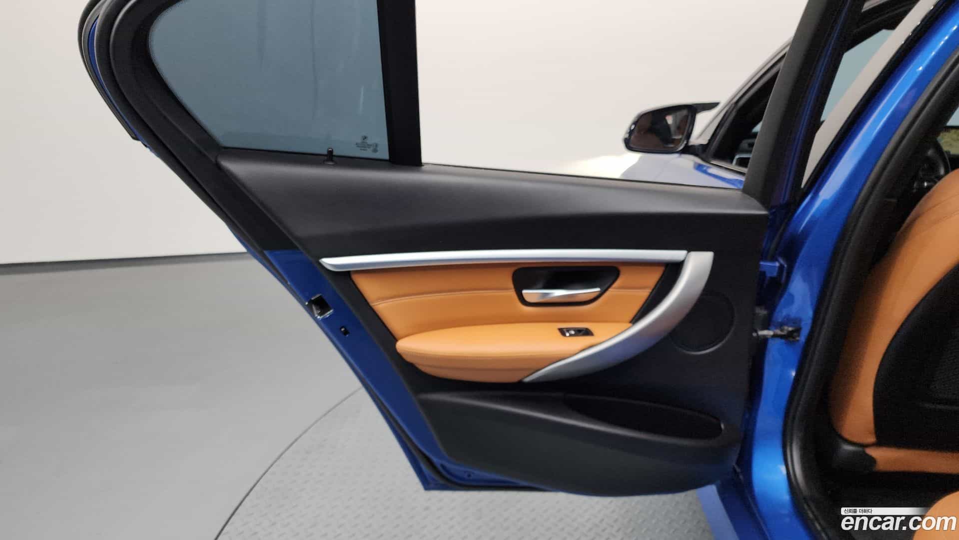 3-Series BMW 2018.1-INNER-035