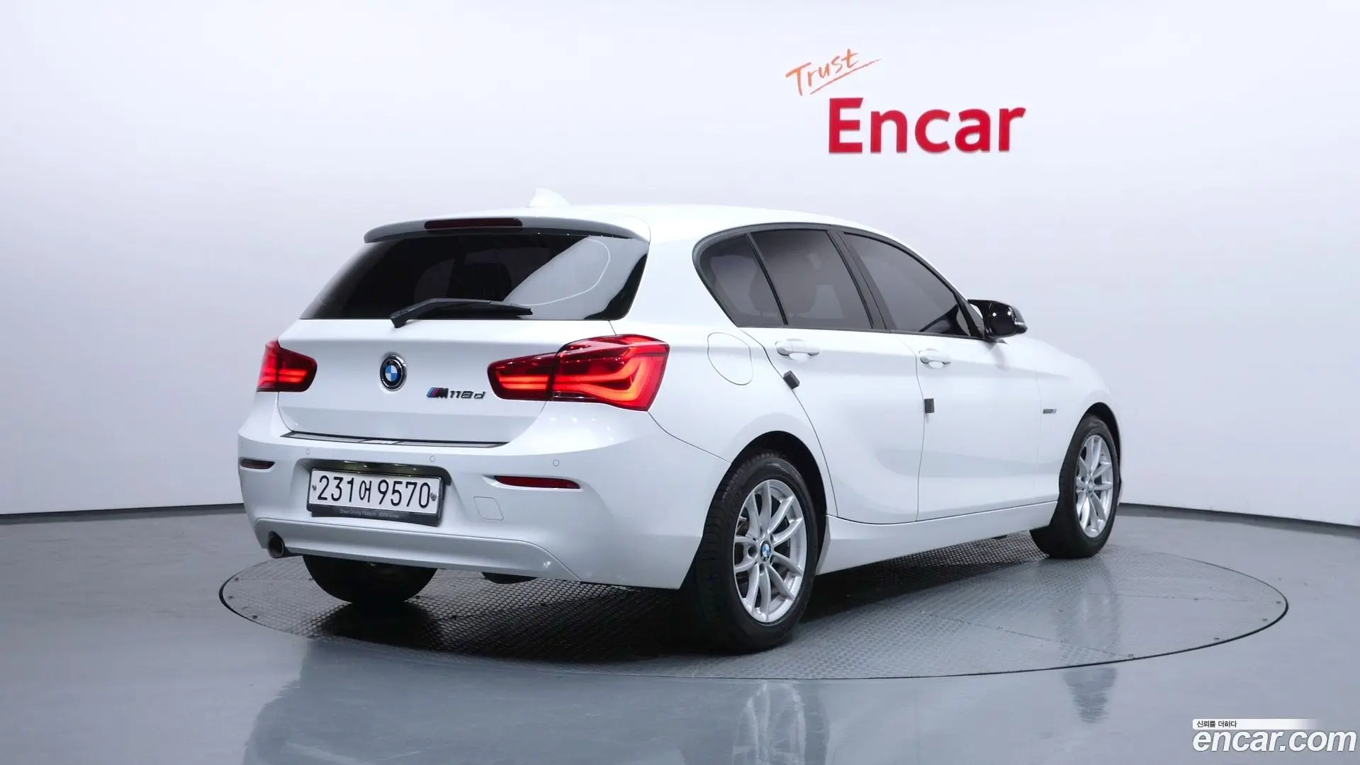 Main__Slider__Photo:1-Series BMW 2017.3-1