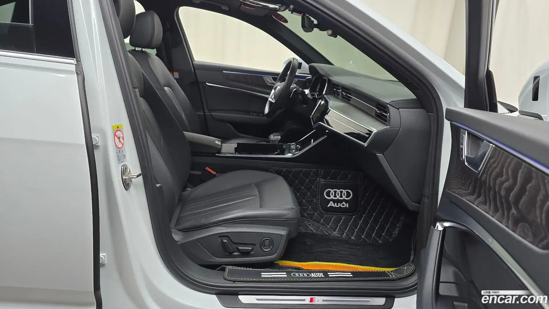 A6 Audi 2023.1-INNER-036