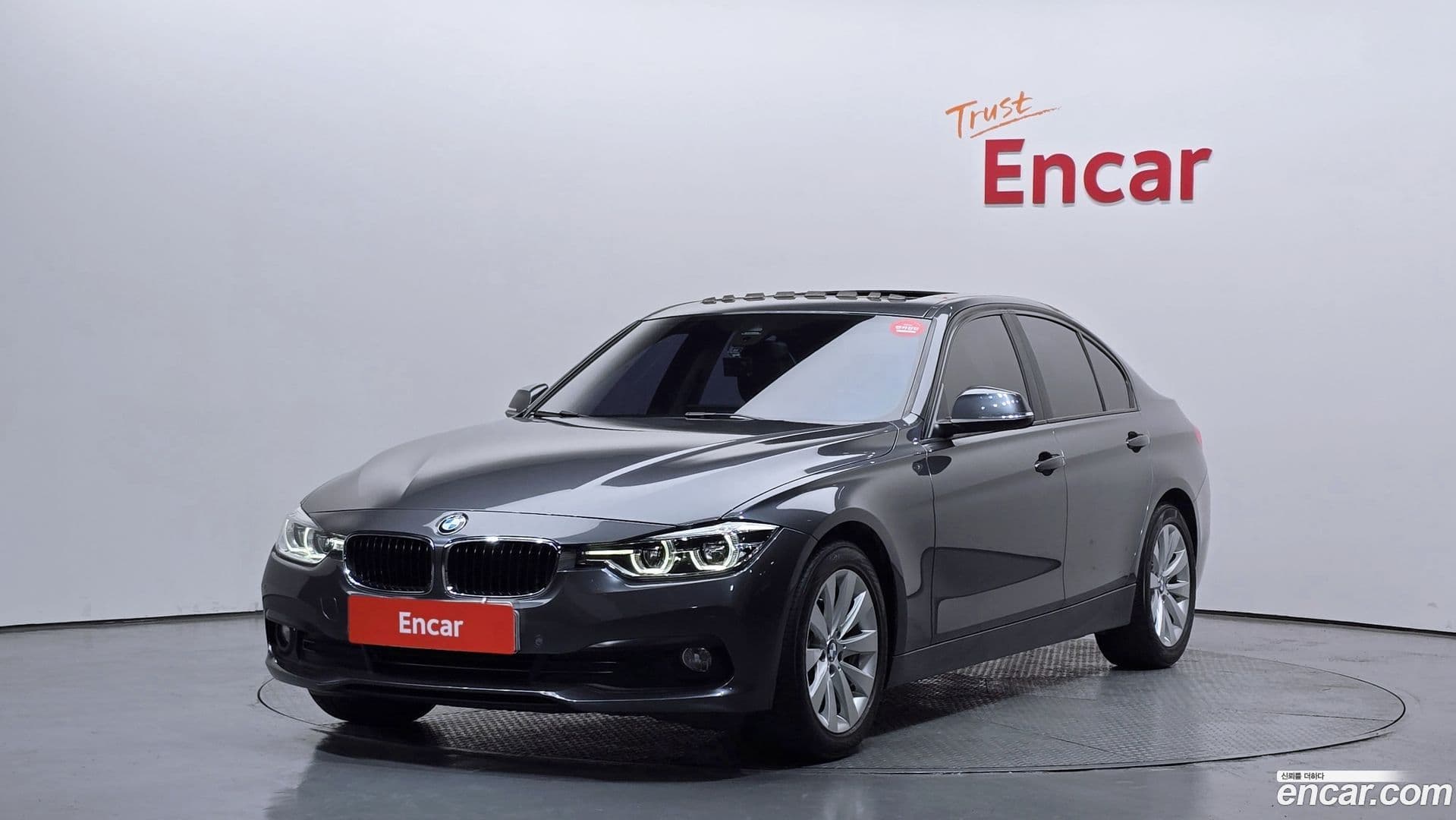 Main__Slider__Photo:3-Series BMW 2016.0-0