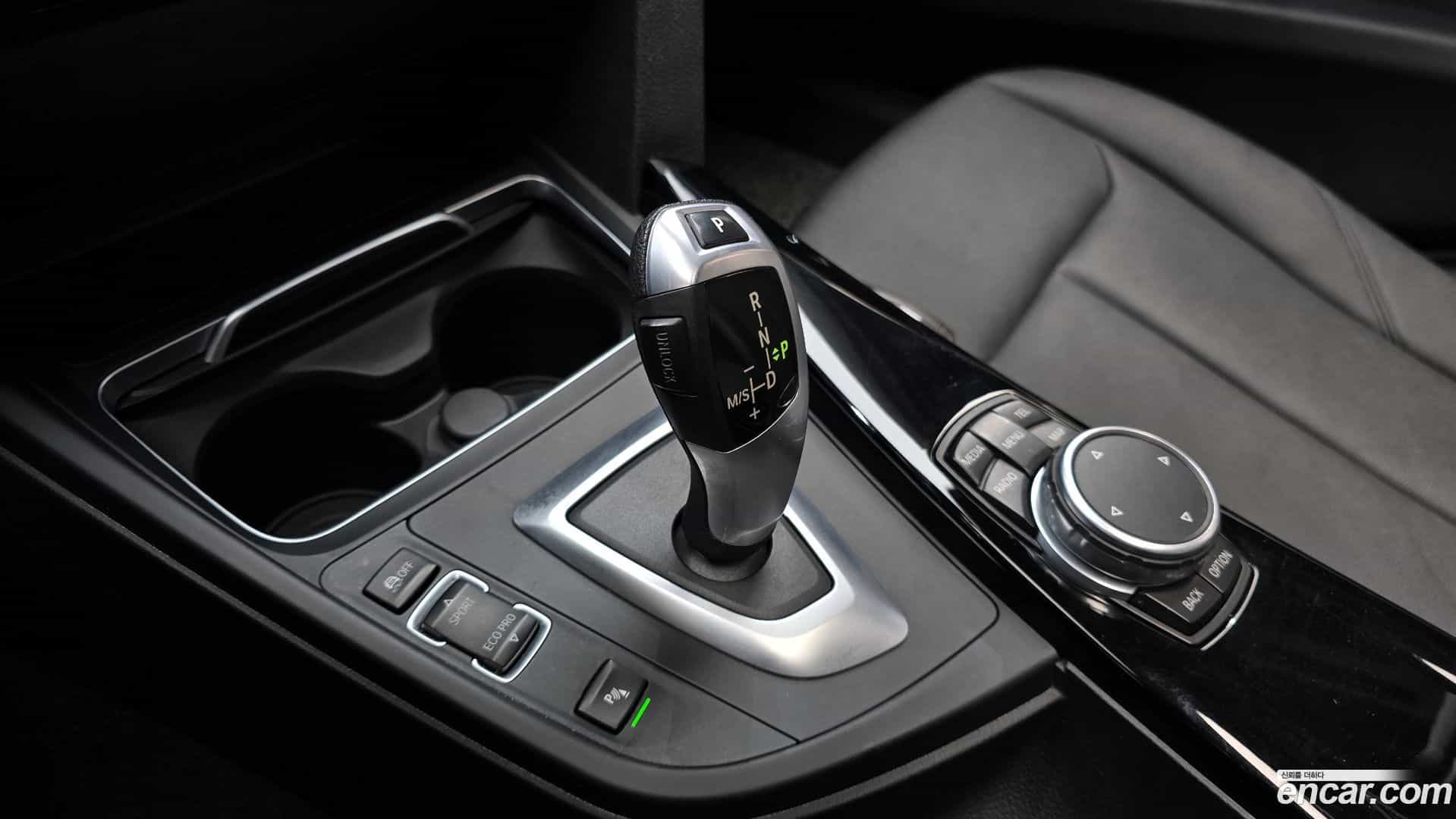 3-Series BMW 2016.0-INNER-009