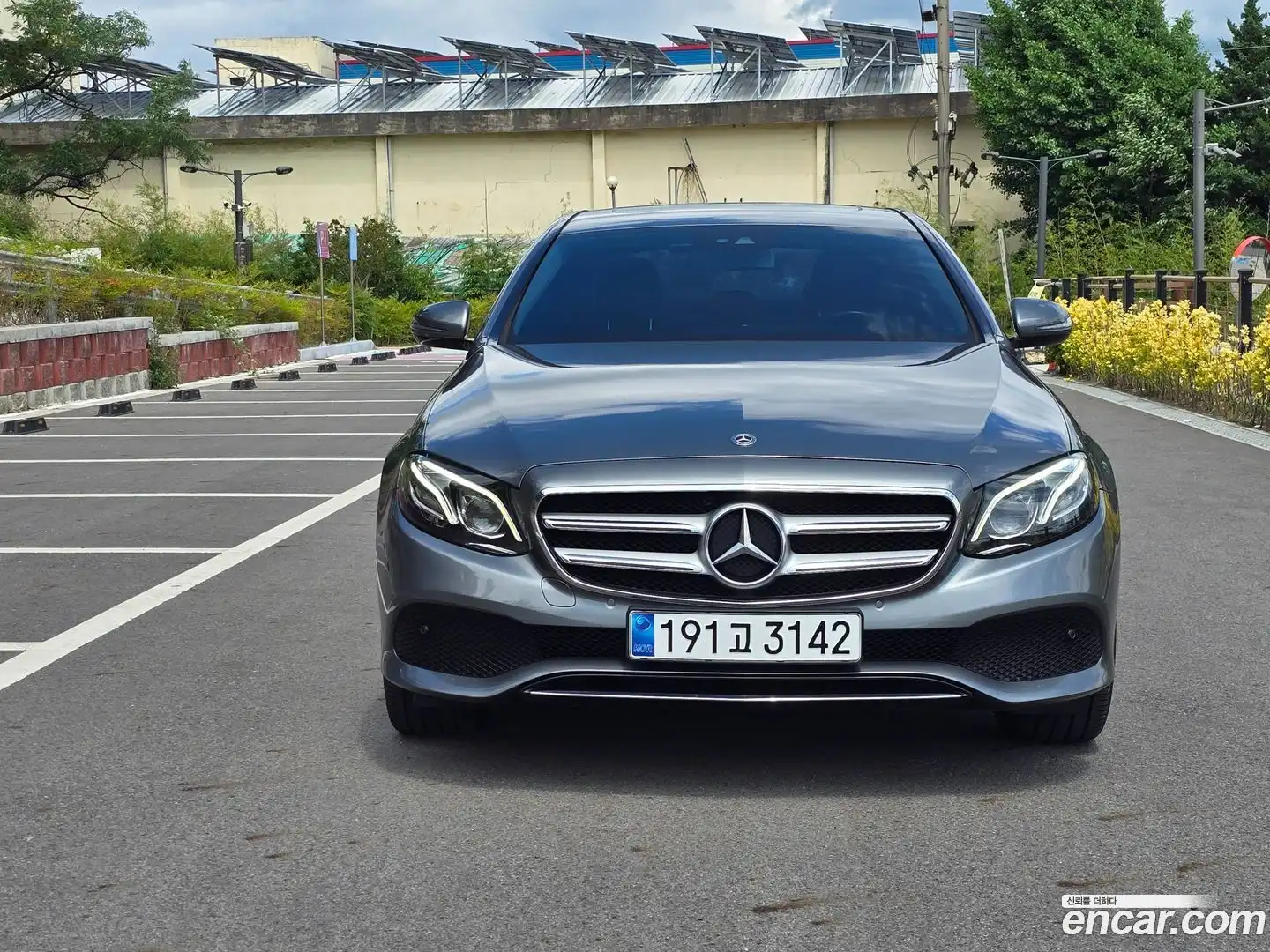 E-Class Mercedes-Benz 2019.0-OUTER-001