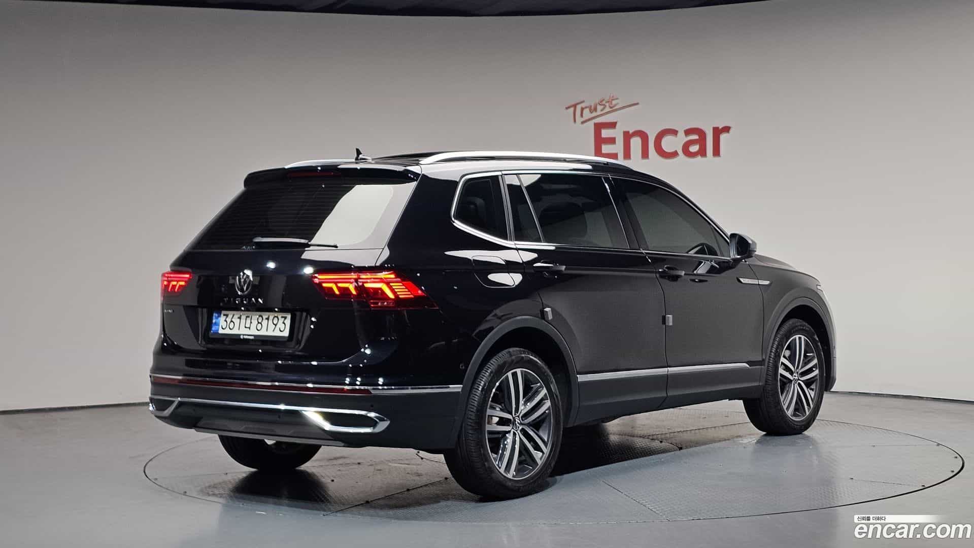 Tiguan Volkswagen 2023.10-OUTER-002