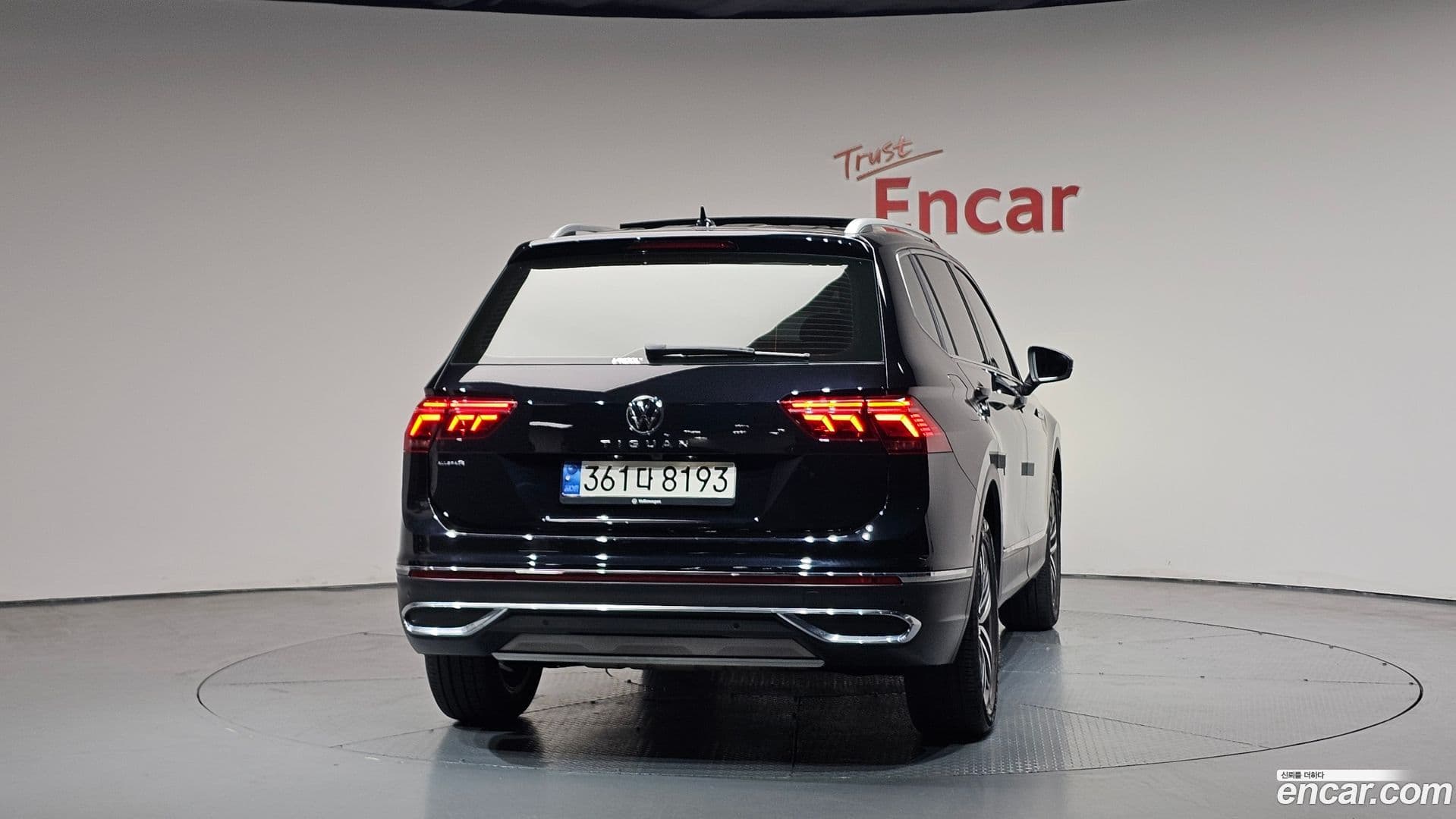 Main__Slider__Photo:Tiguan Volkswagen 2023.10-3
