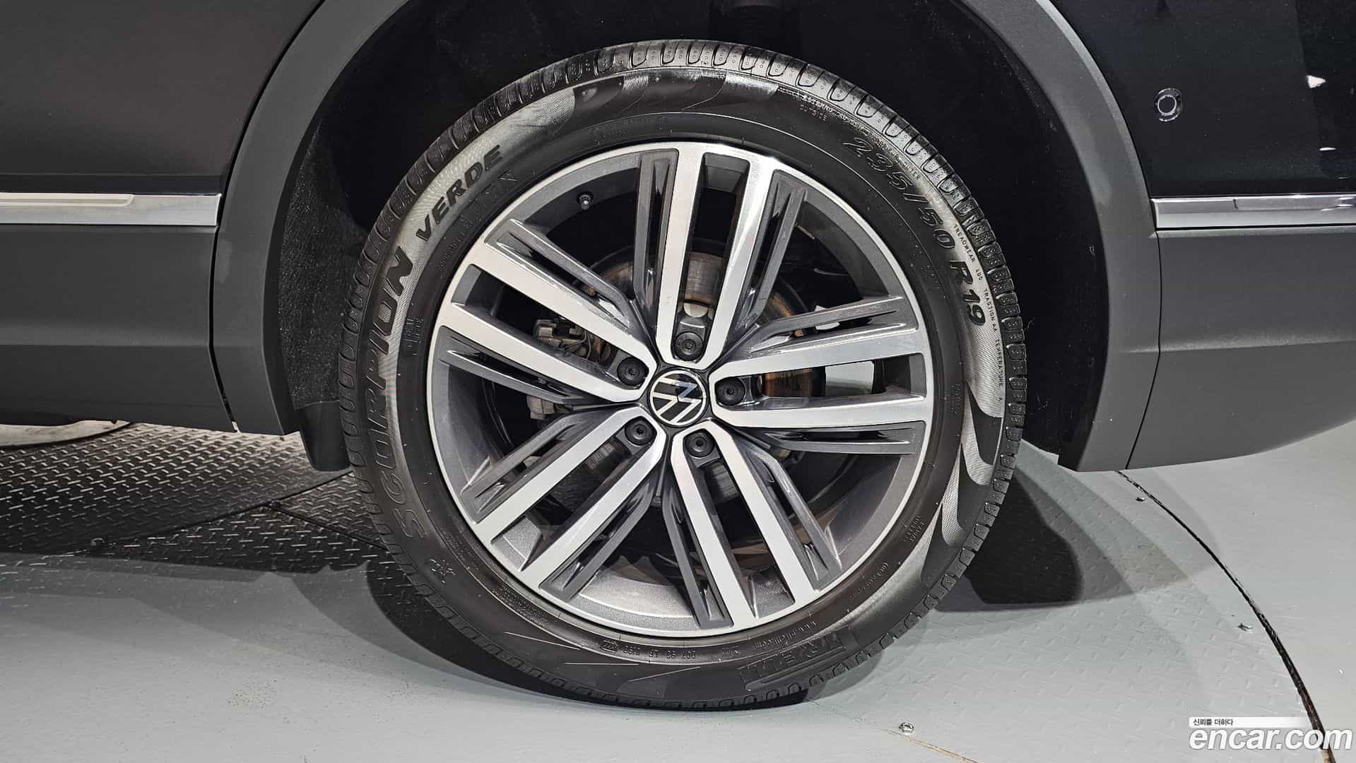 Tiguan Volkswagen 2023.10-OUTER-031