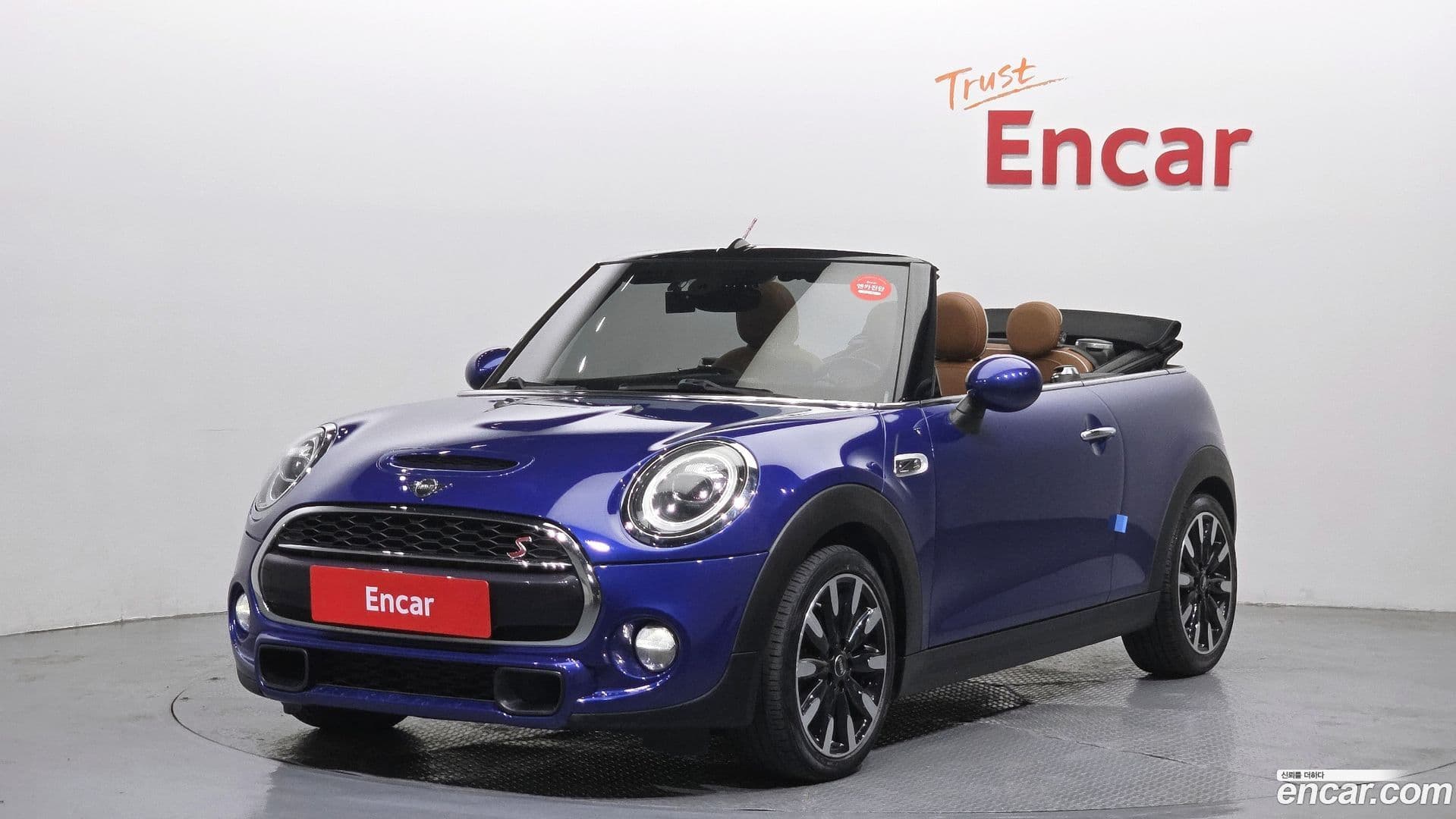 Main__Slider__Photo:Cooper Convertible Mini 2018.6-0