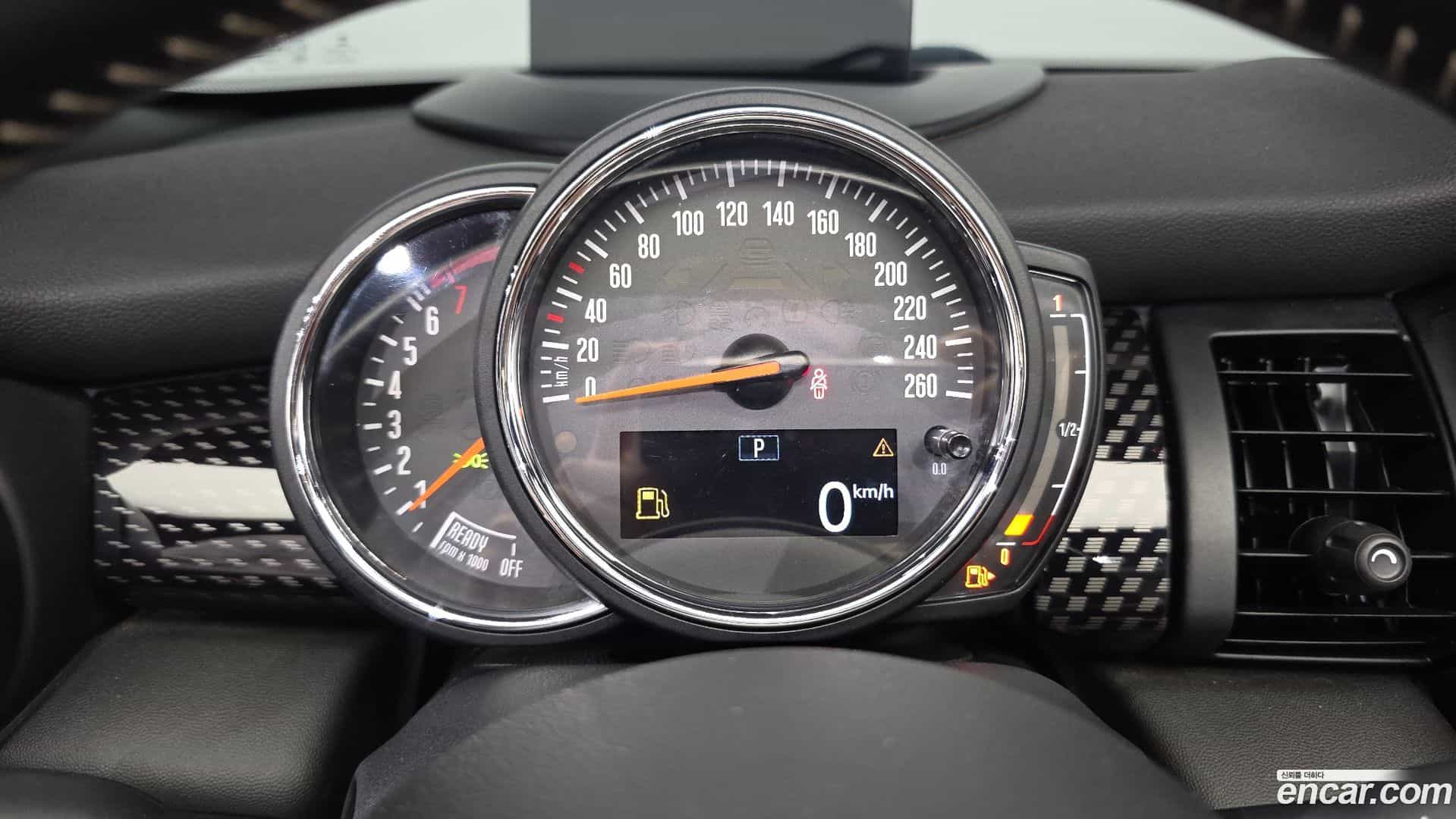 Cooper Convertible Mini 2018.6-INNER-008