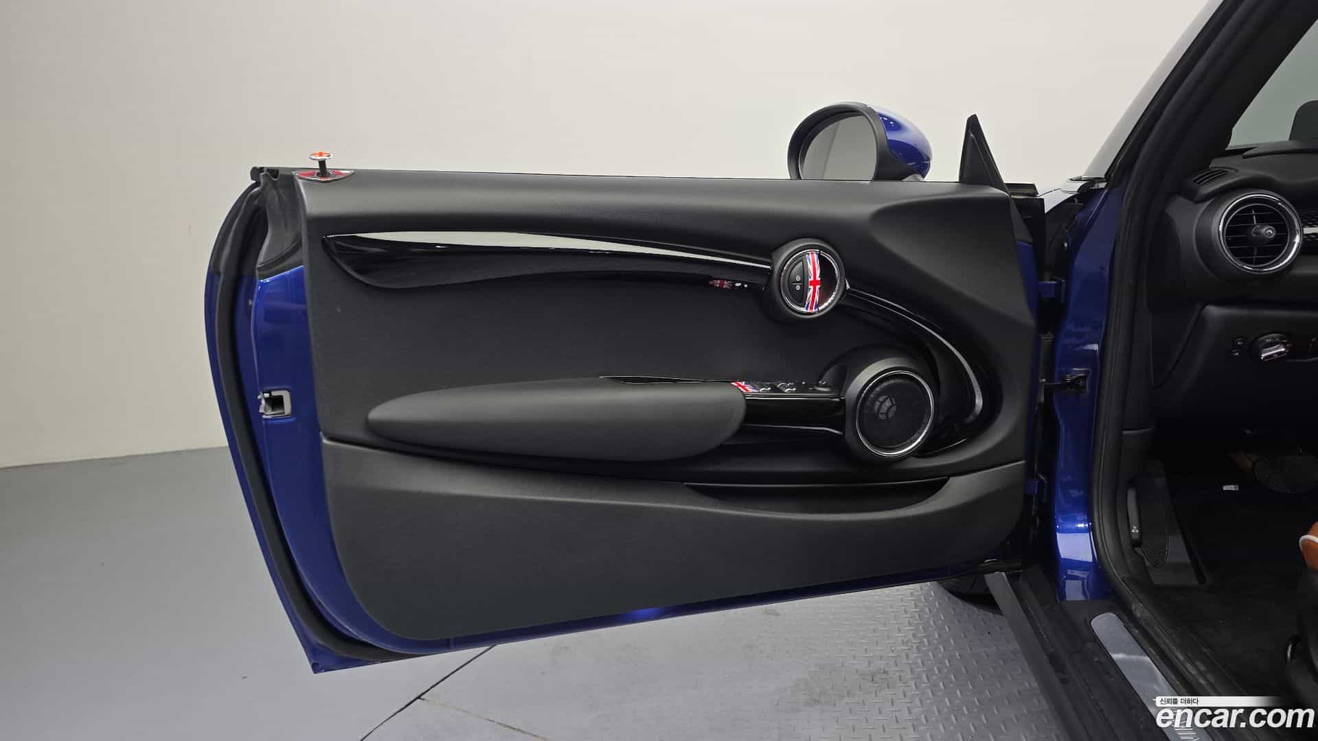 Cooper Convertible Mini 2018.6-INNER-034